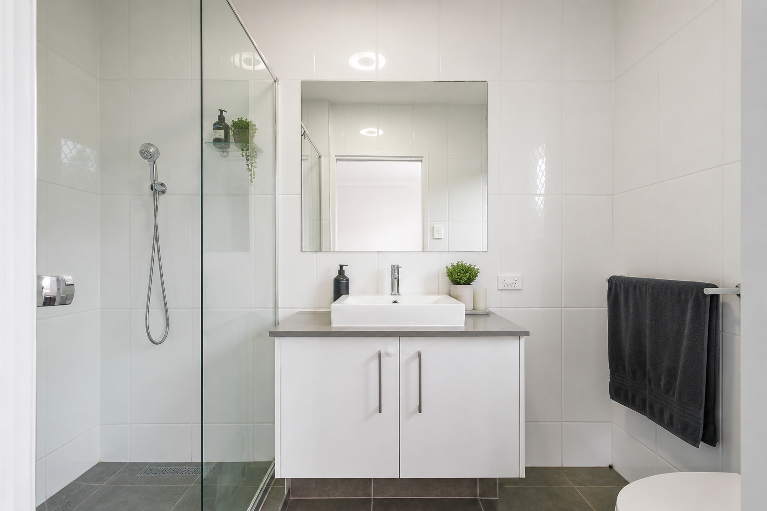 18 Bloomfield Street — photo 10 of 17