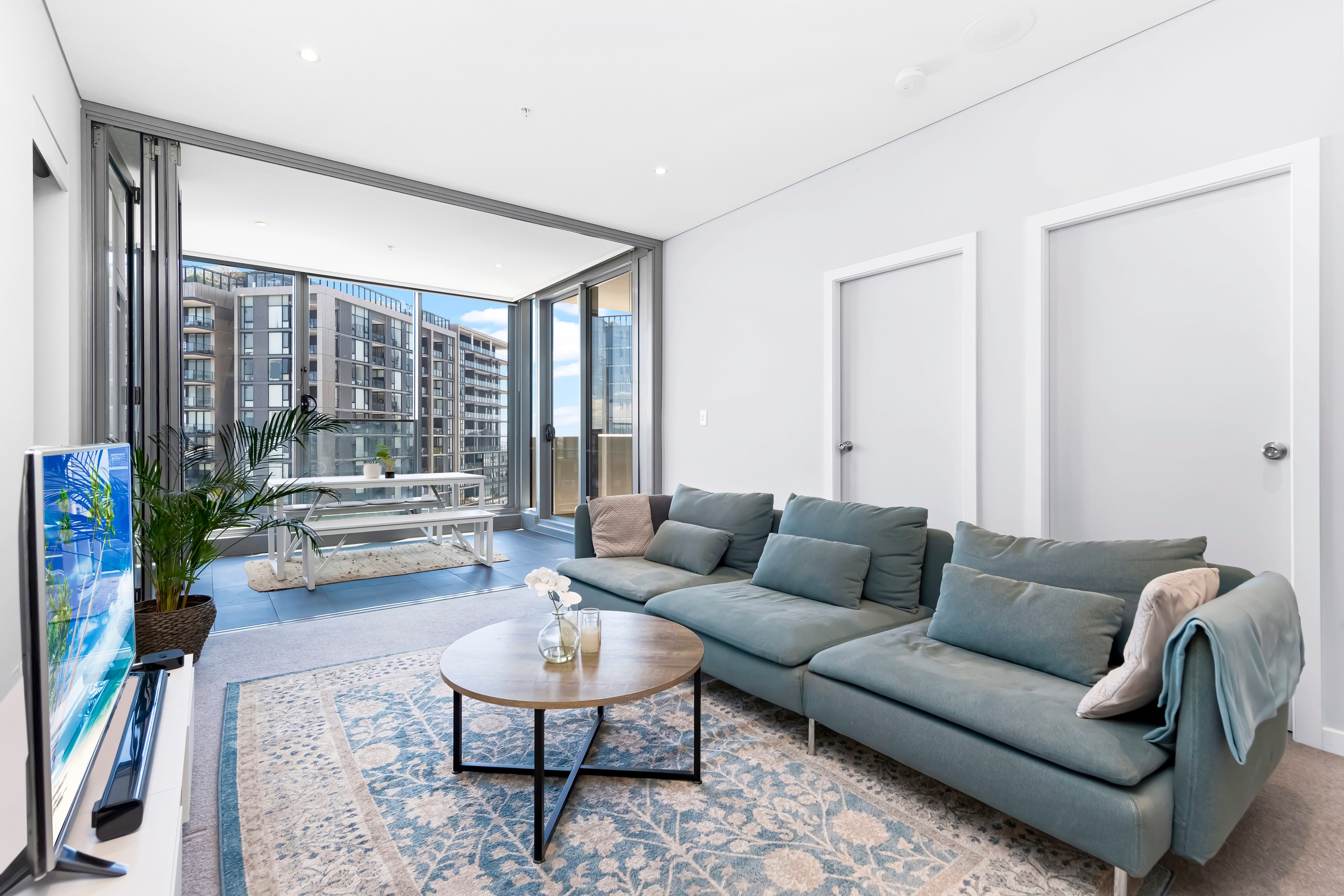 2212/18 Footbridge Boulevard, Wentworth Point, NSW 2127