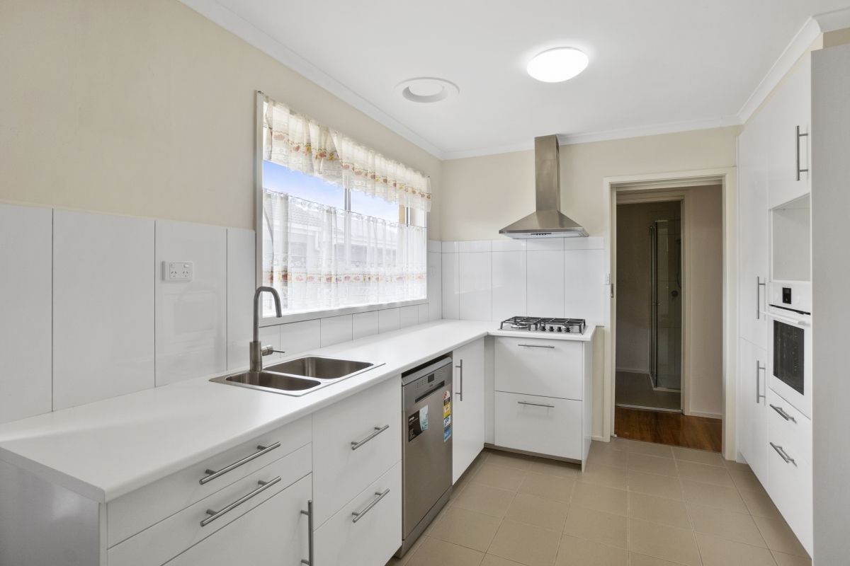24 Bernhardt Avenue, Hoppers Crossing, VIC 3029
