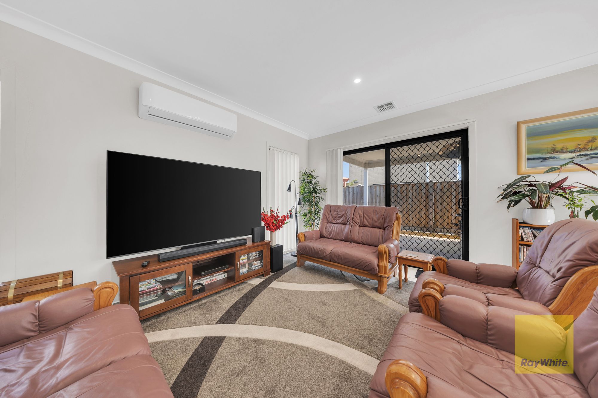 24 Fairwater Drive — photo 8 of 23