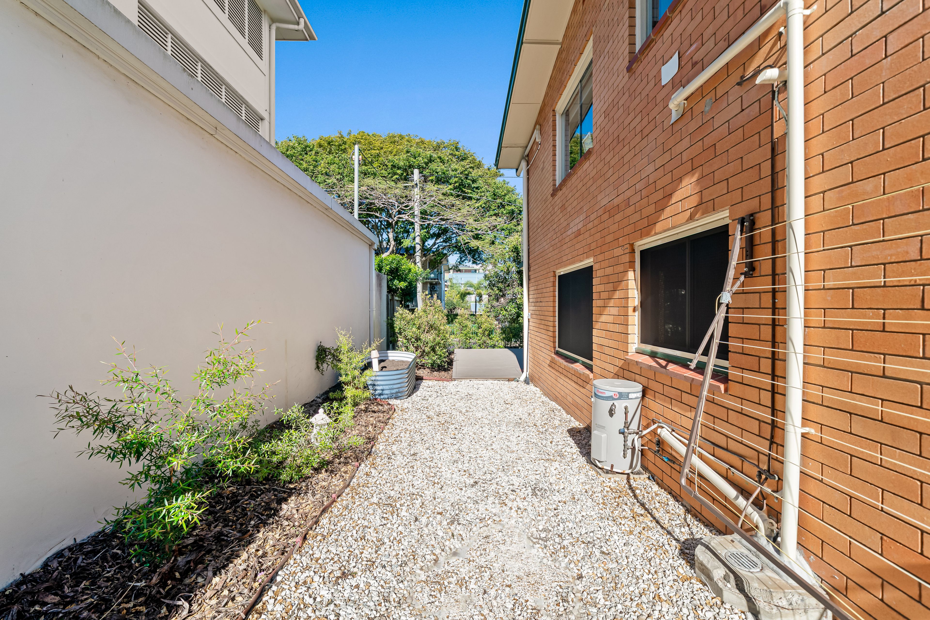 2/20 Wellington Street — photo 9 of 11