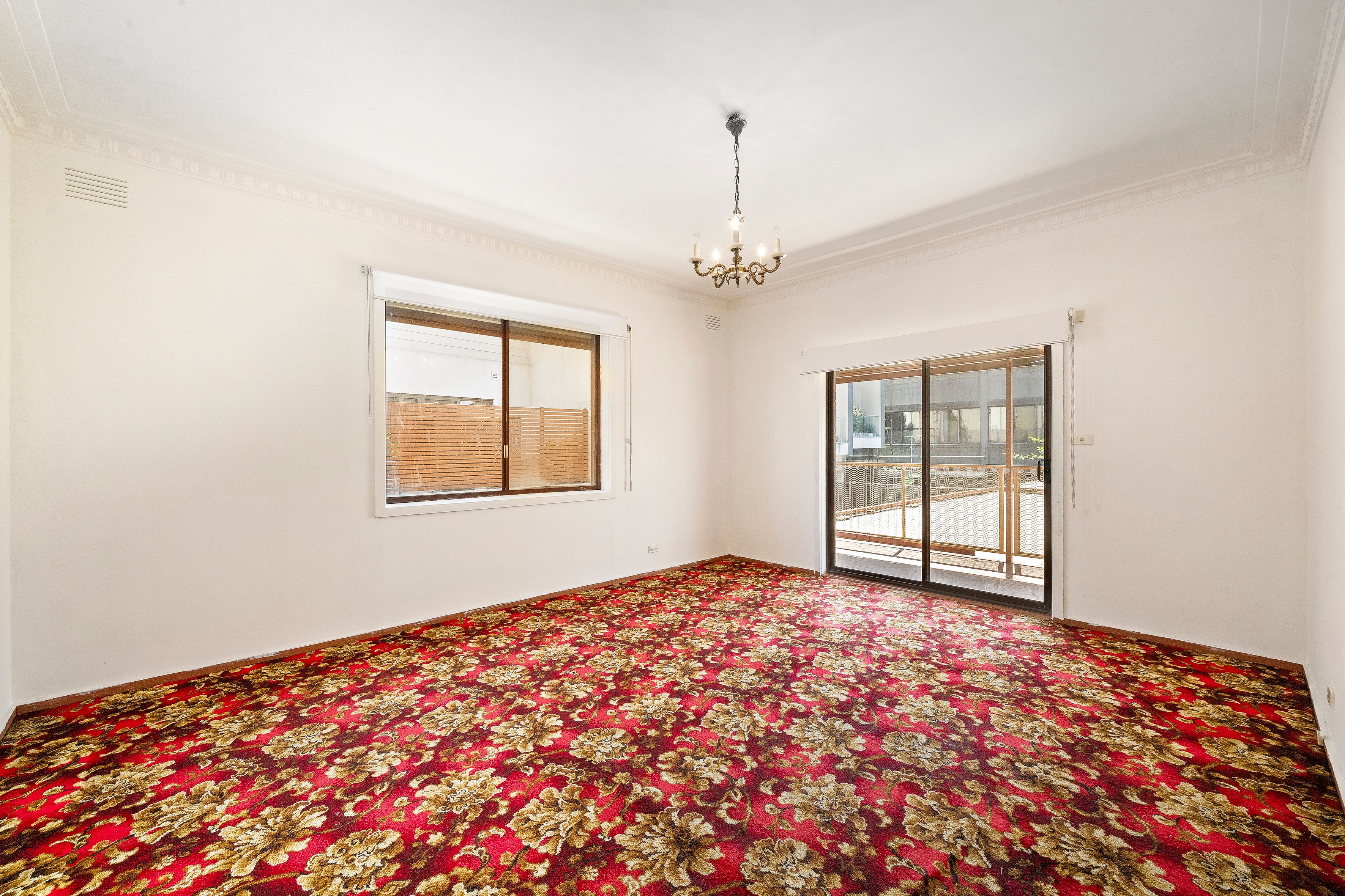 18 Ida Street — photo 11 of 16