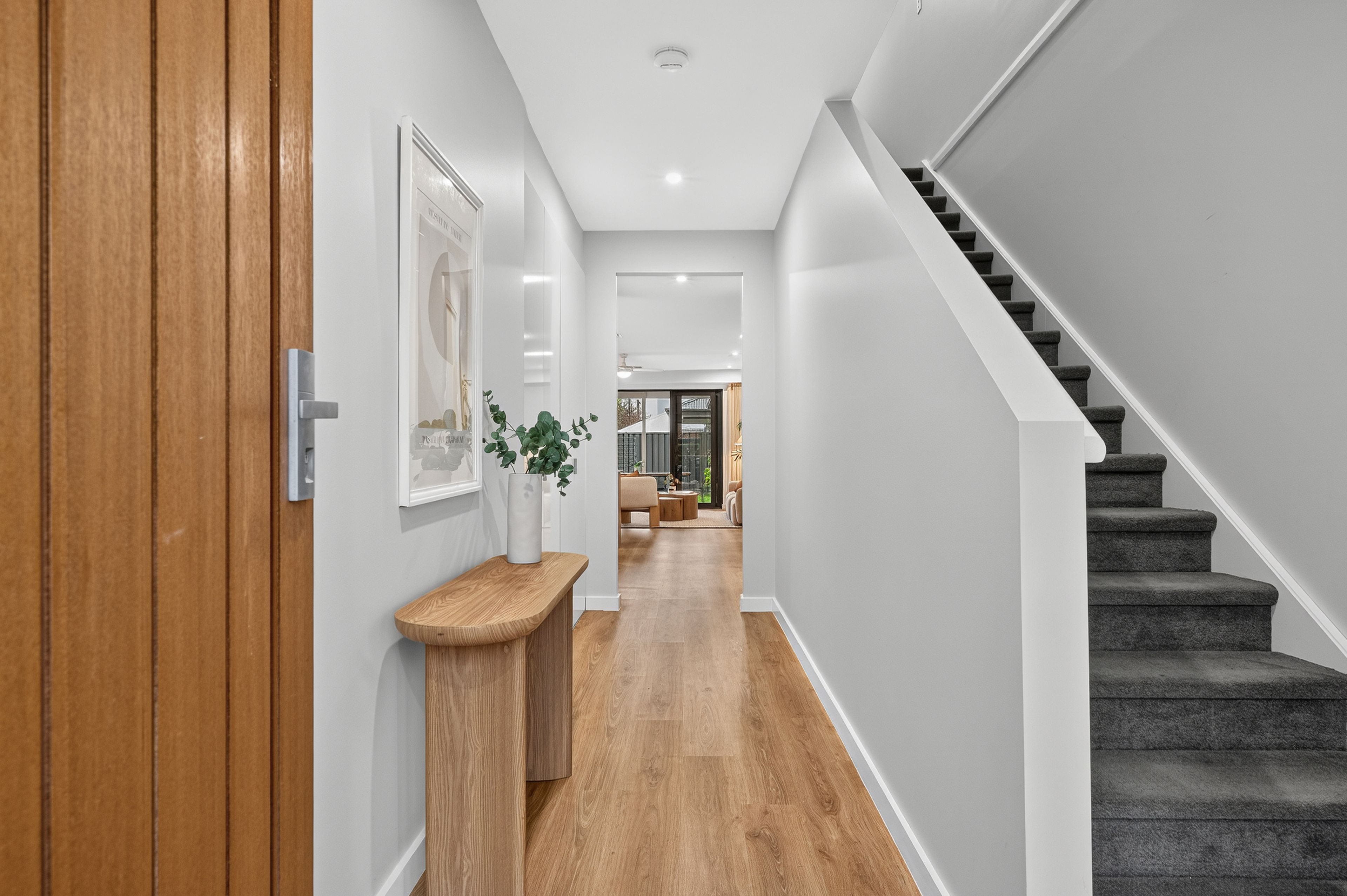 16 Peterson Avenue — photo 3 of 20
