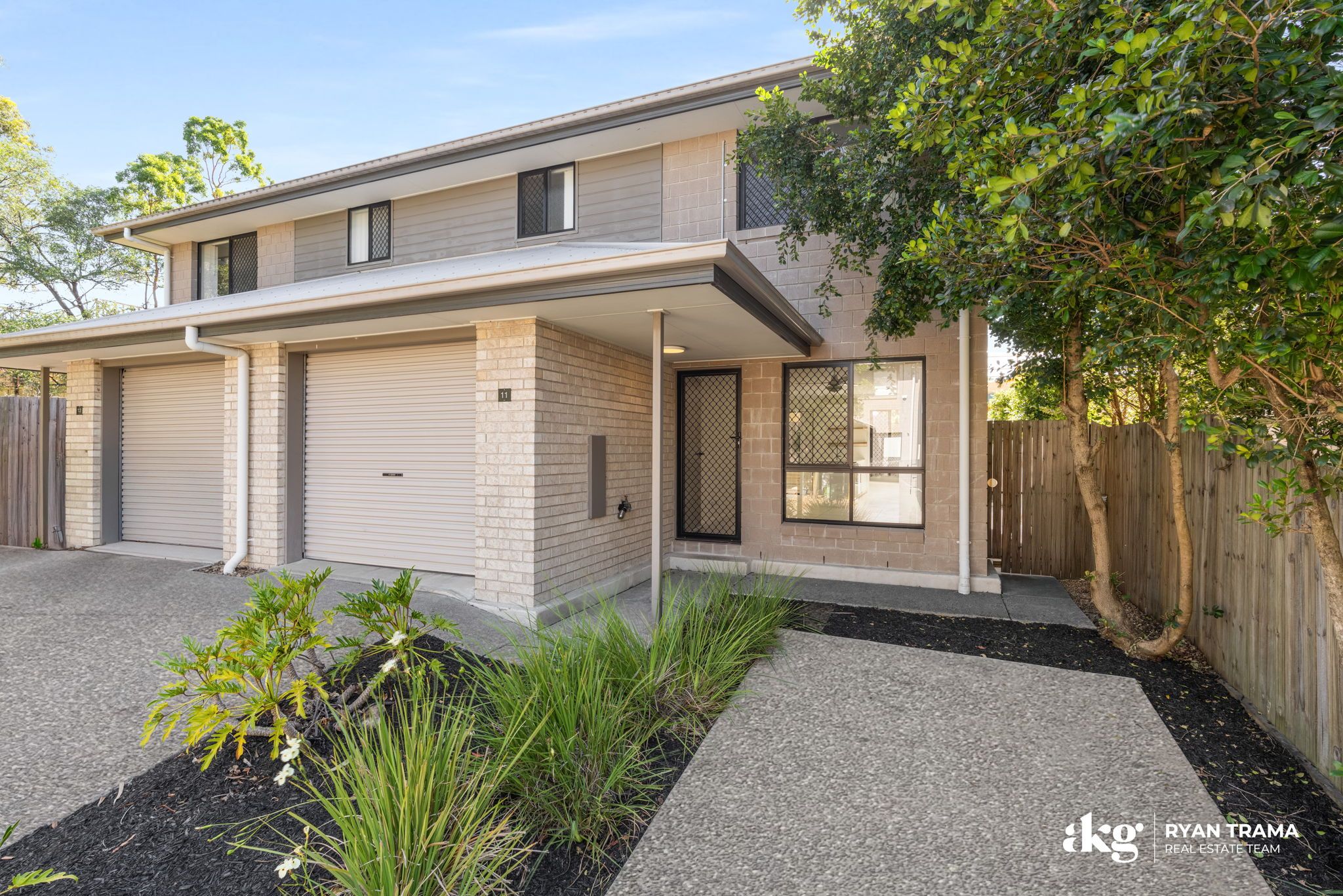 11/8-12 Wattlebrush Court, Park Ridge, QLD 4125 - Sold Townhouse - Ray ...
