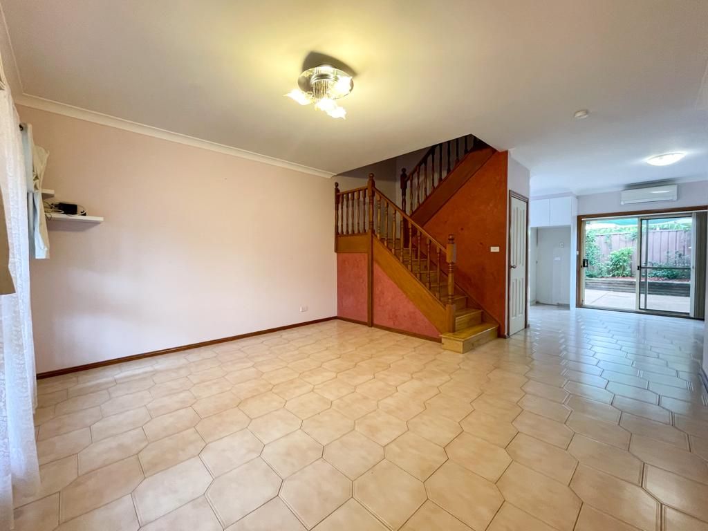 5/10-12 Doomben Close, Casula, NSW 2170