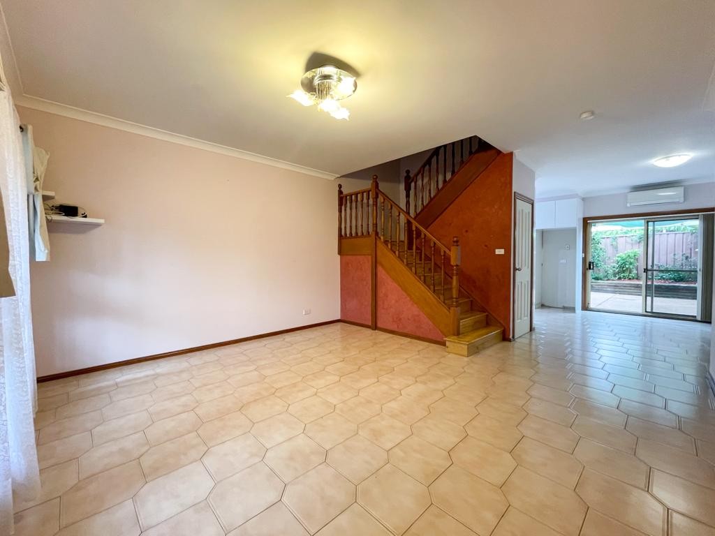 5/10-12 Doomben Close, Casula, NSW 2170