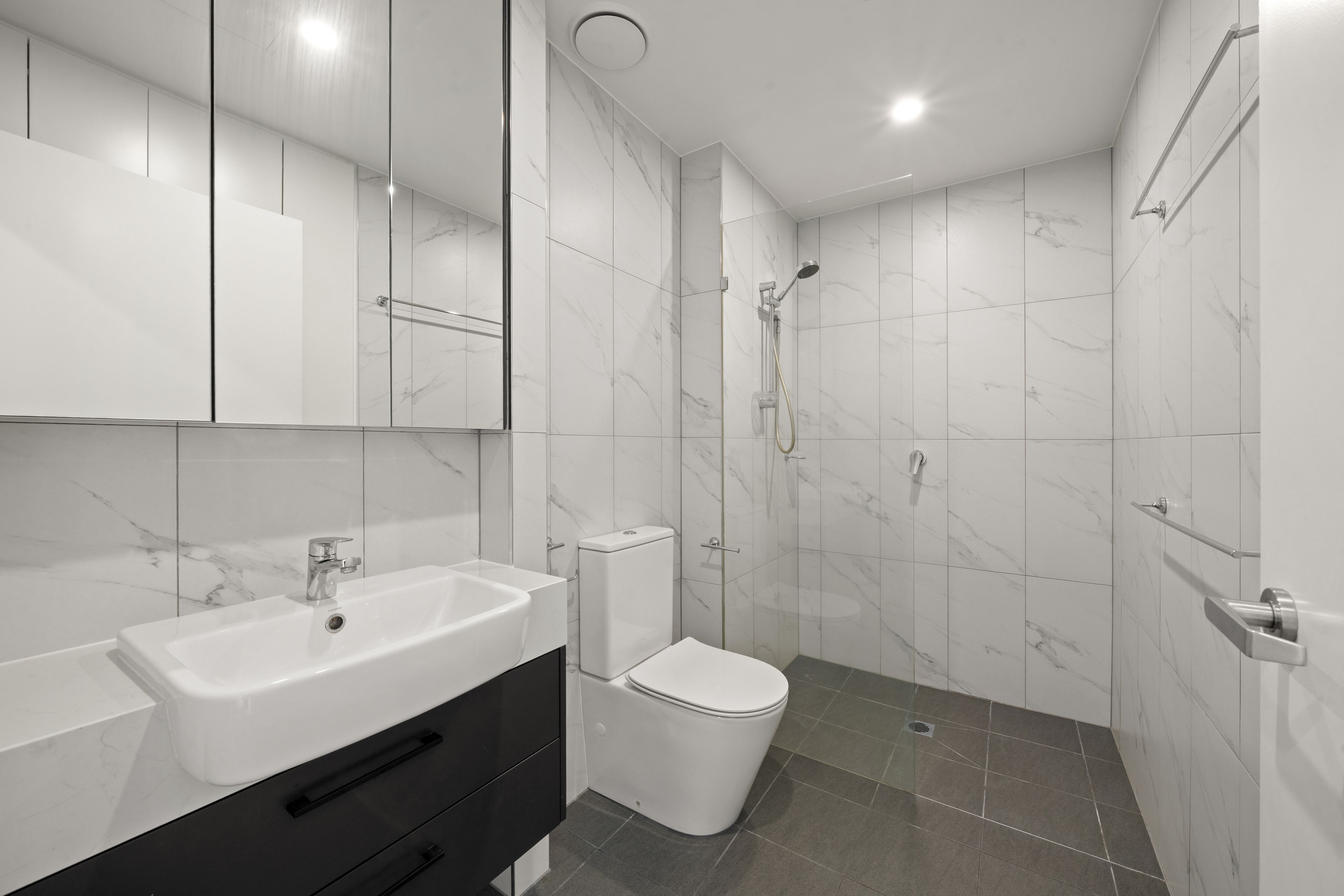 322/34 Eyre Street — photo 8 of 19