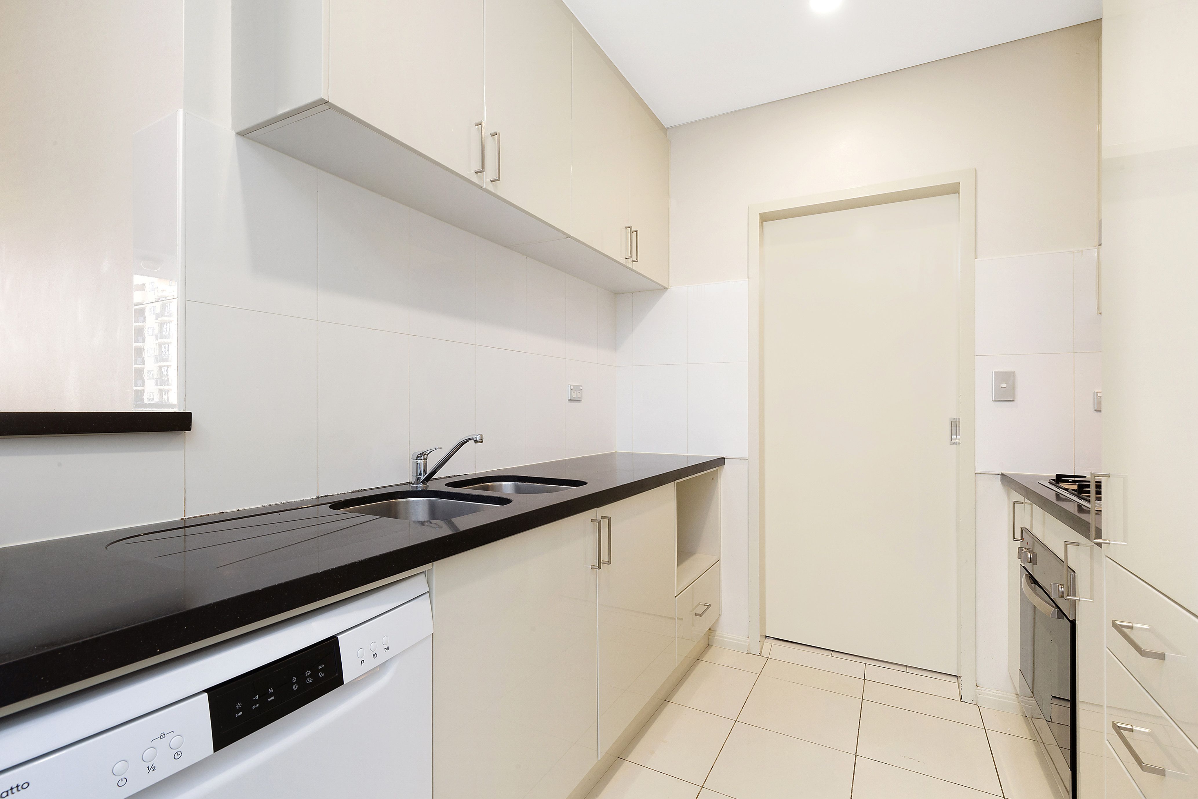 1111/1C Burdett Street, Hornsby, NSW 2077