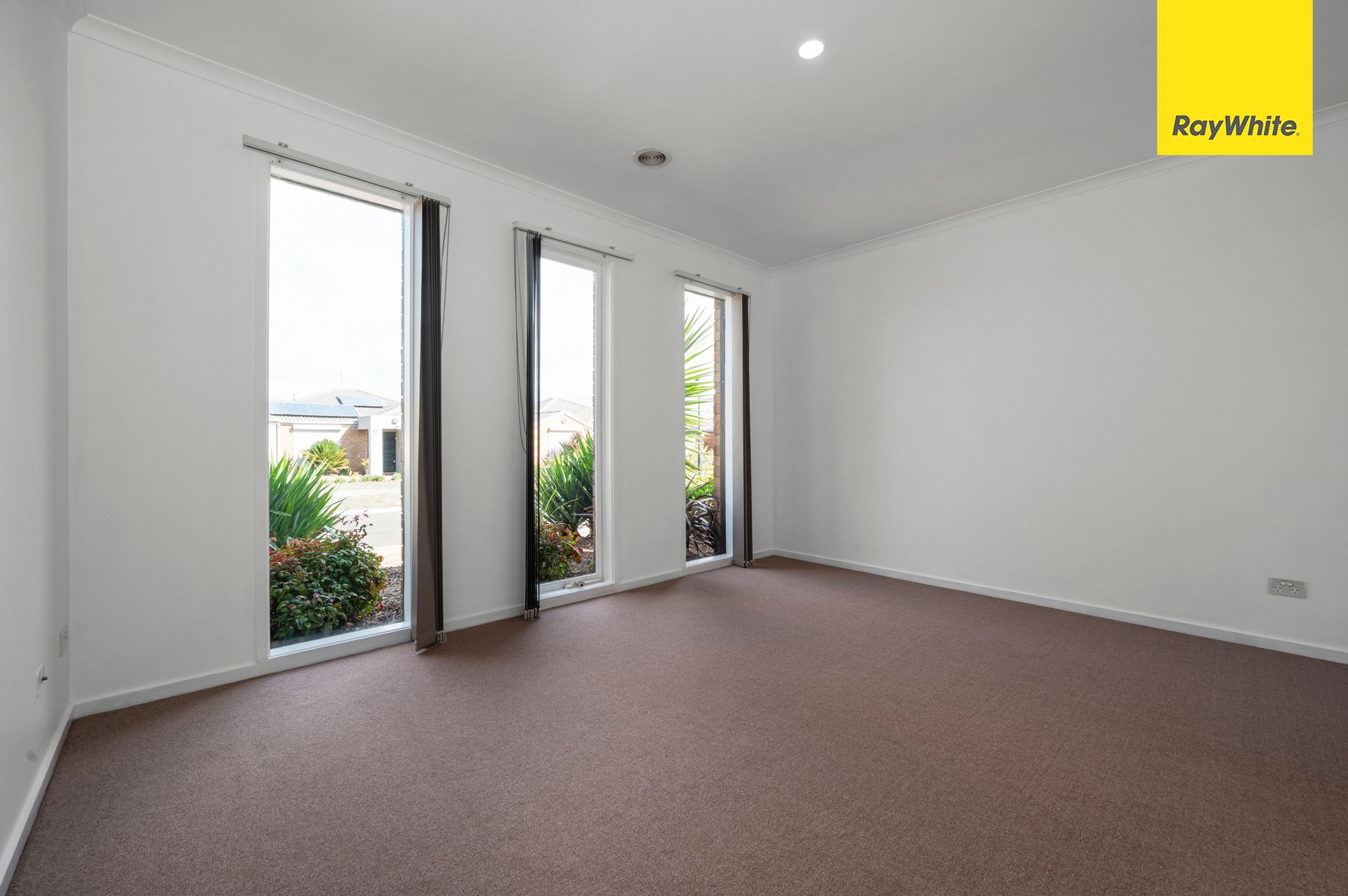 32 Fairhaven Boulevard, Melton West, VIC 3337