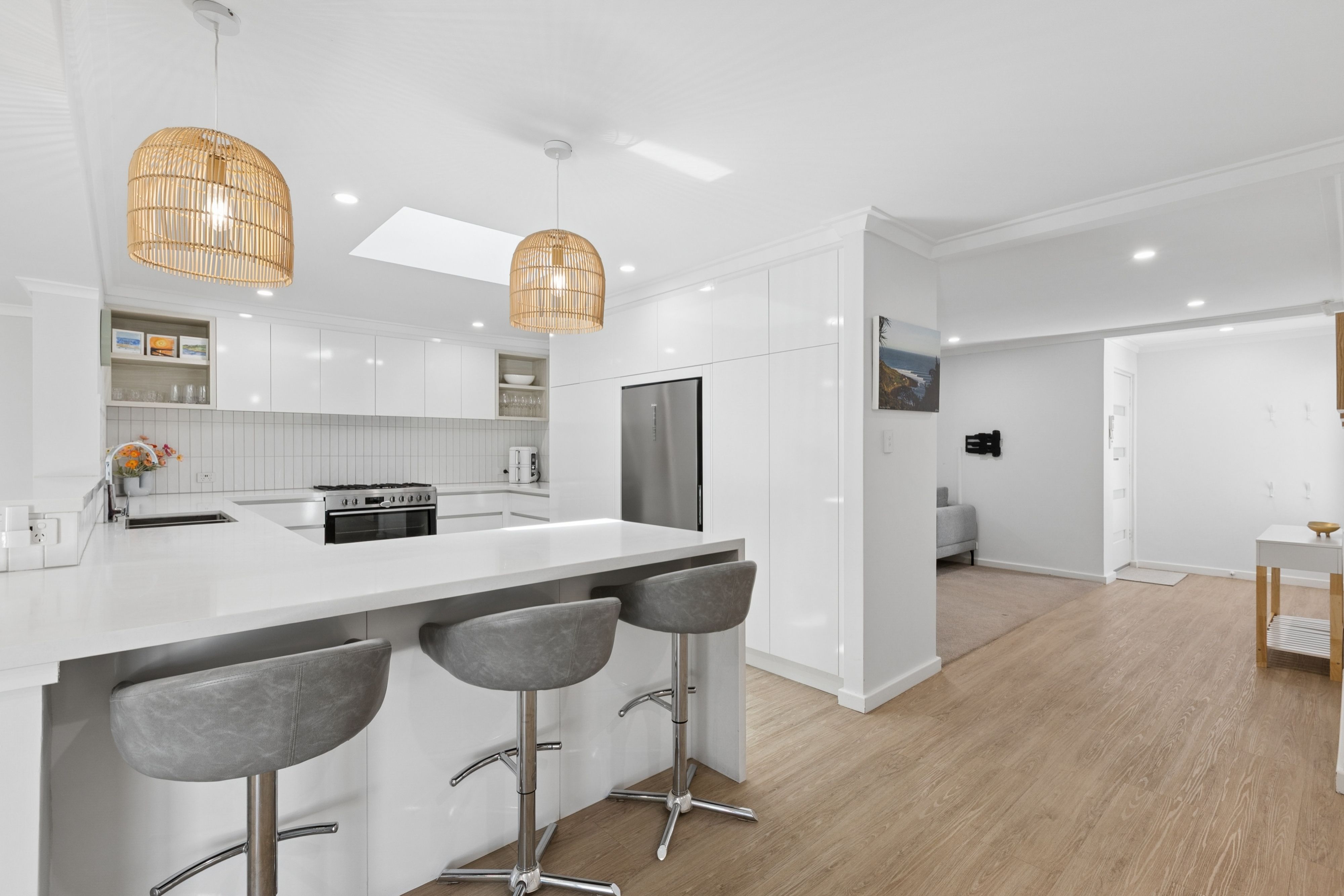 33 Felstead Crescent — photo 8 of 28