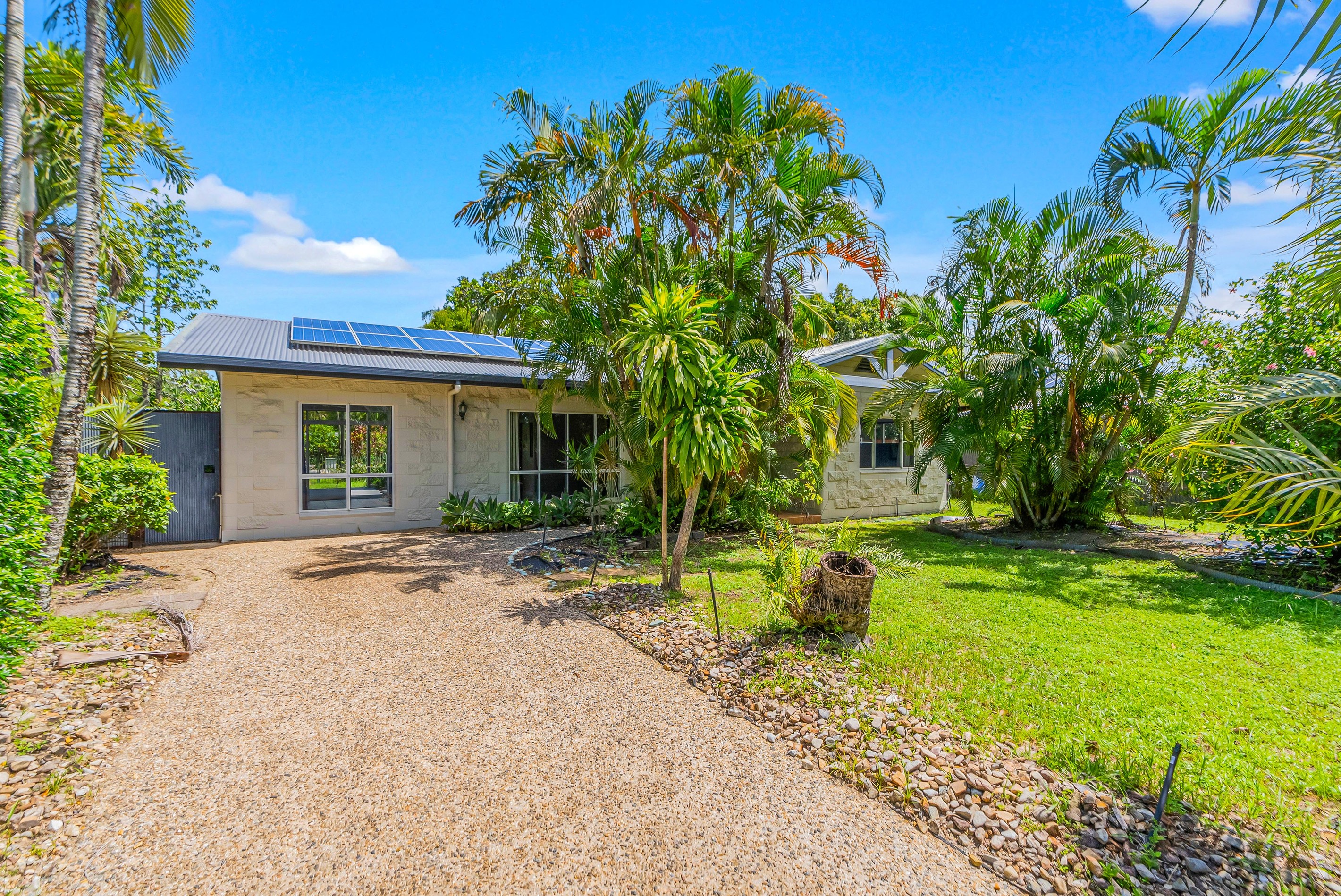 14 Allamanda Street, Cooya Beach, QLD 4873
