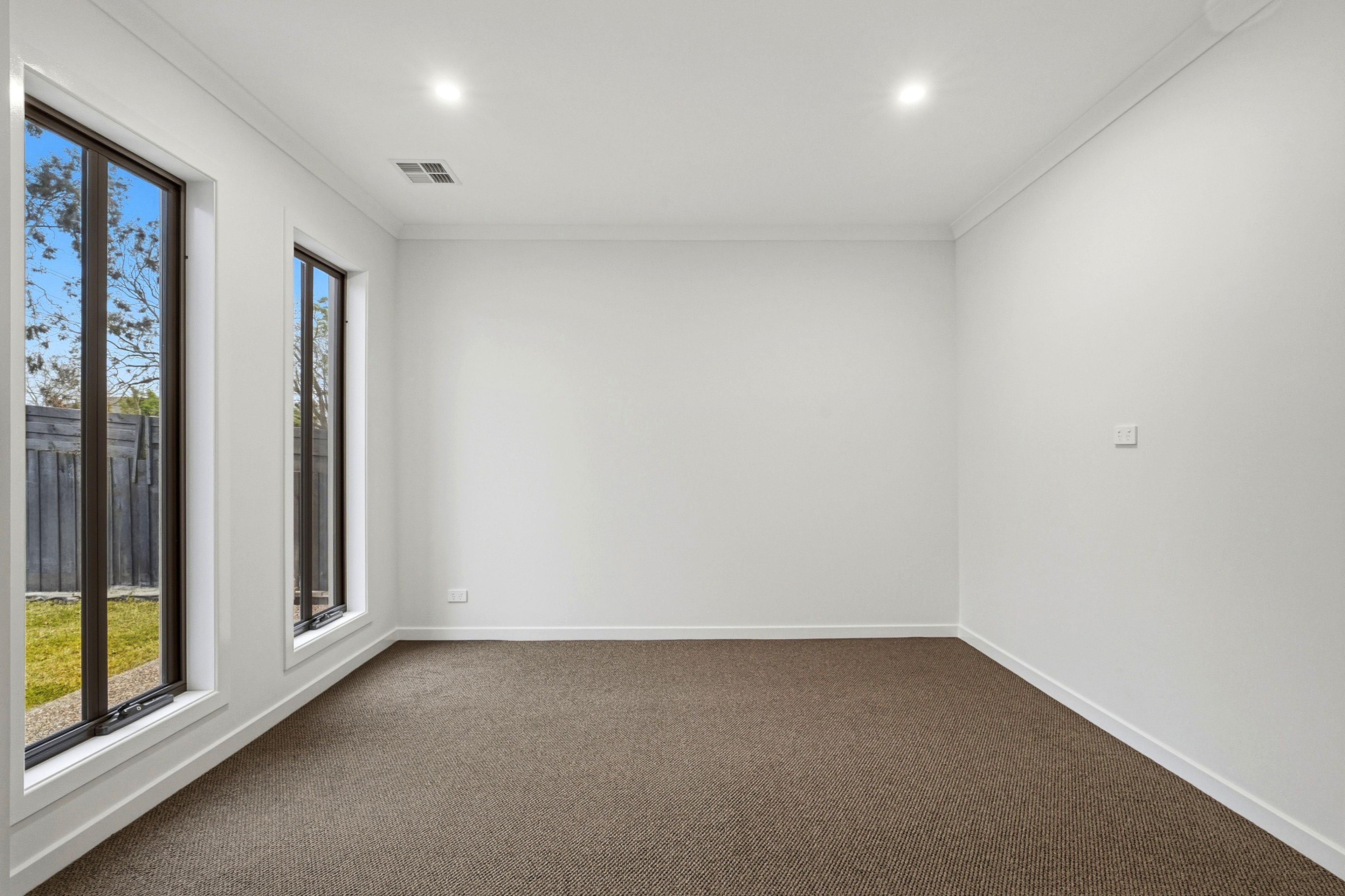 2 Belgravia Avenue — photo 3 of 20