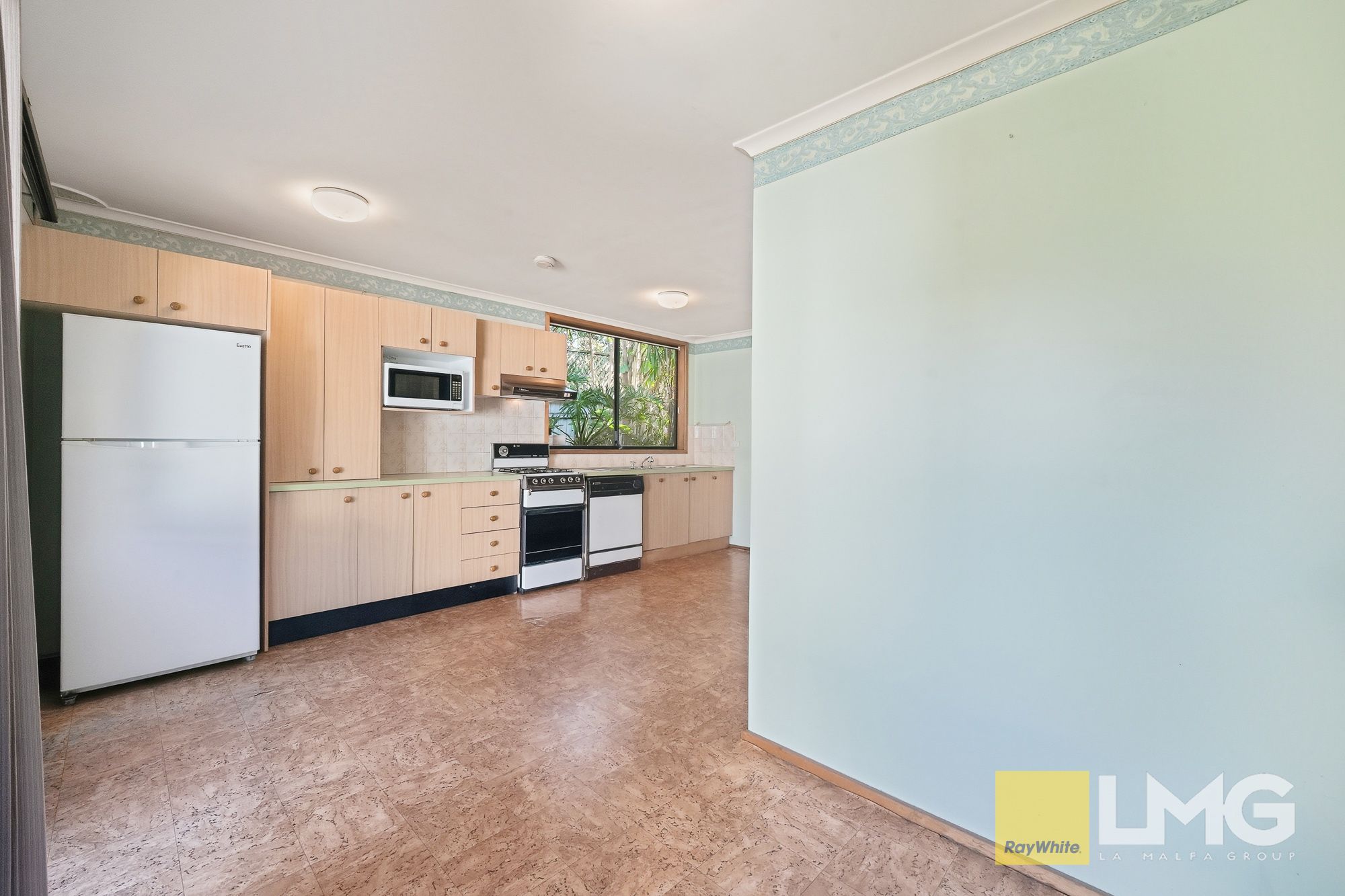 208 Harrow Road — photo 14 of 20
