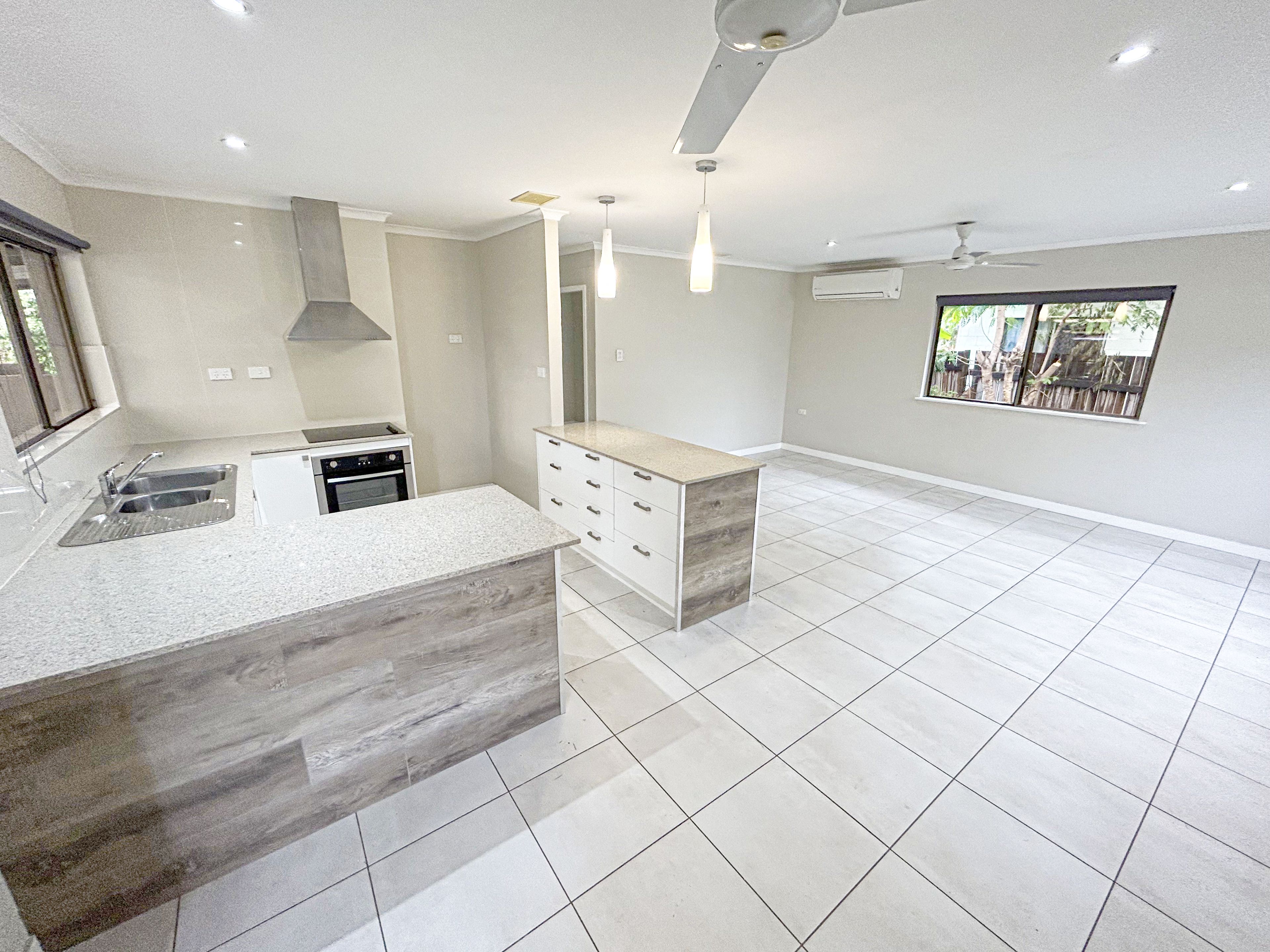 8 Queensborough Close, Trinity Park, QLD 4879