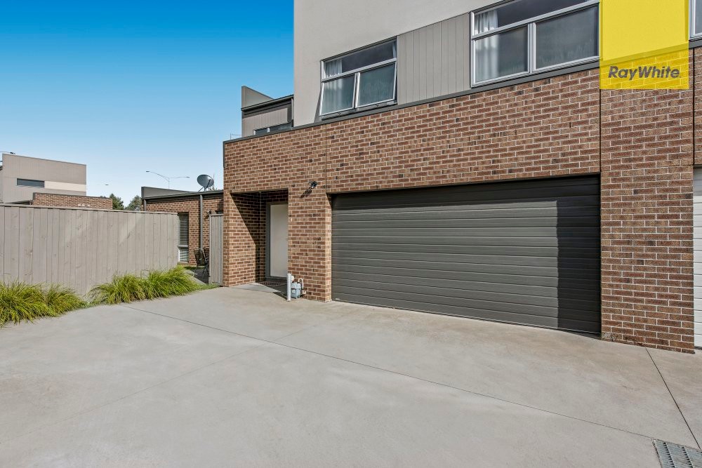 13 Botanic Place, Wantirna South, VIC 3152