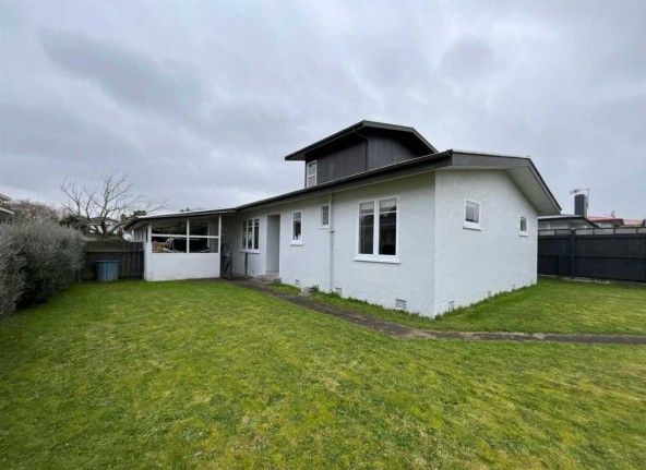 16 Newcastle Street, Hokowhitu, Palmerston North City