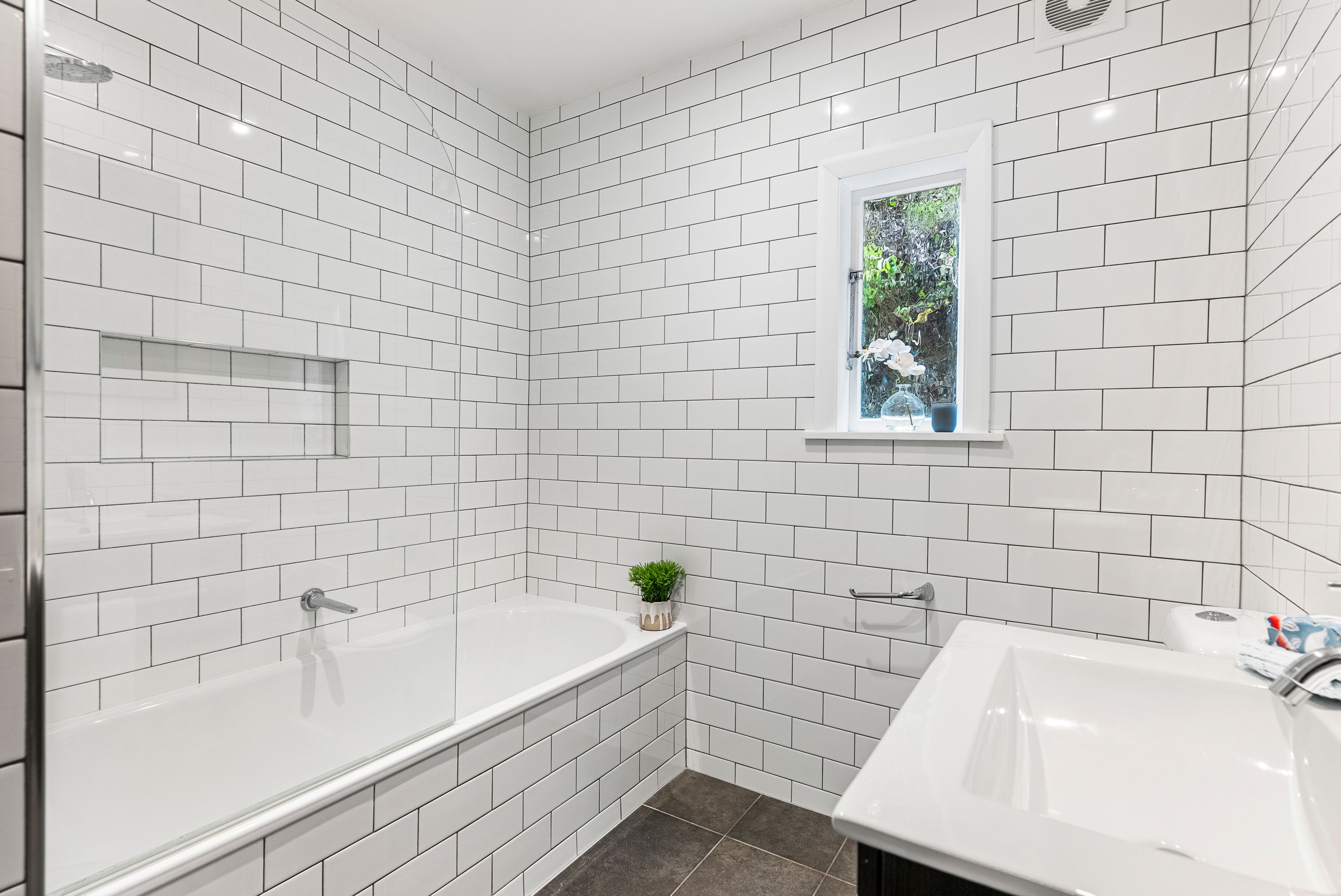 48 Amritsar Street, Khandallah, Wellington City 6035 Sold House Ray