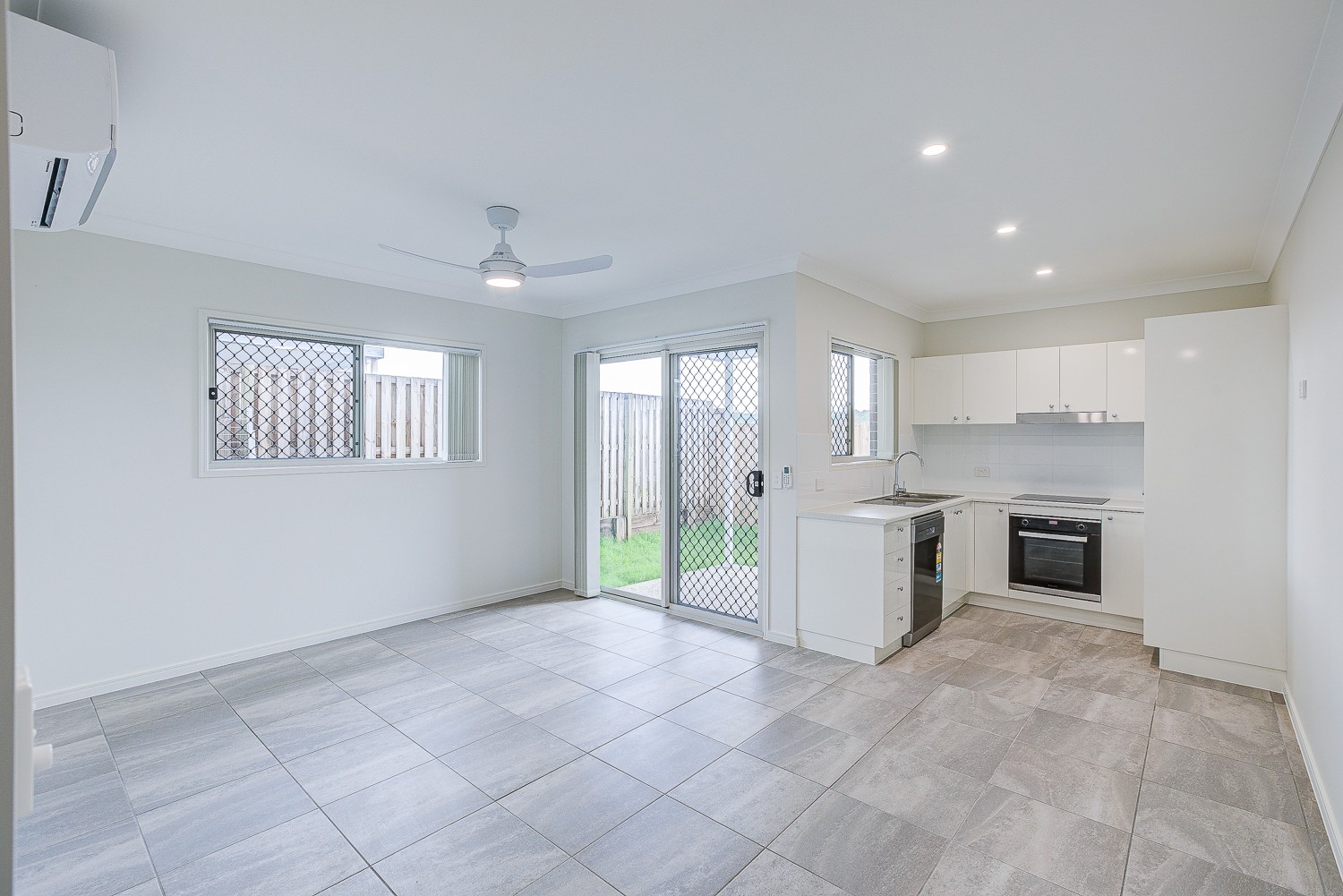 2/12 Sugar Maple Place, Park Ridge, QLD 4125