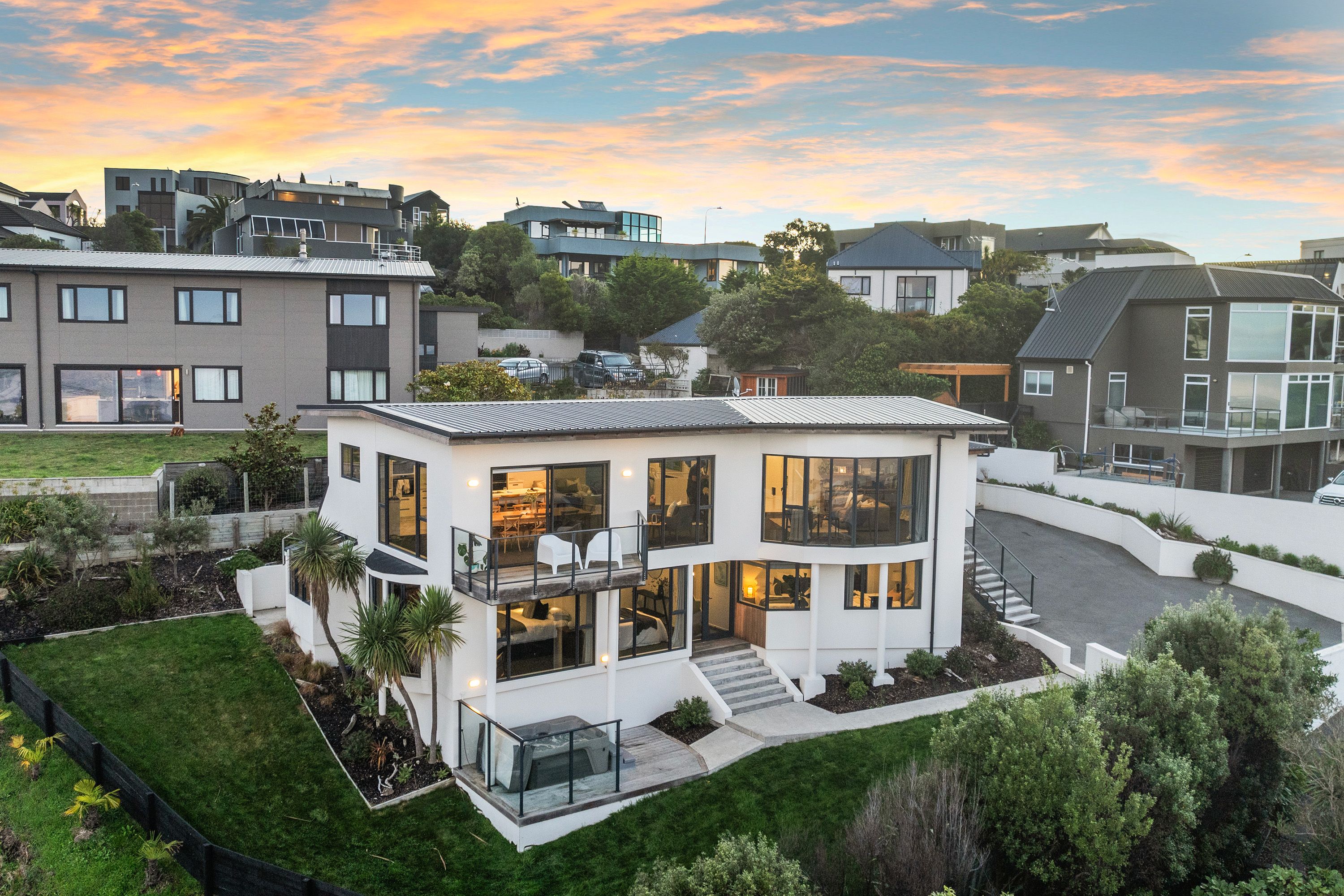 10 Glendevere Terrace, Redcliffs, Christchurch City 8081 - Sold House ...