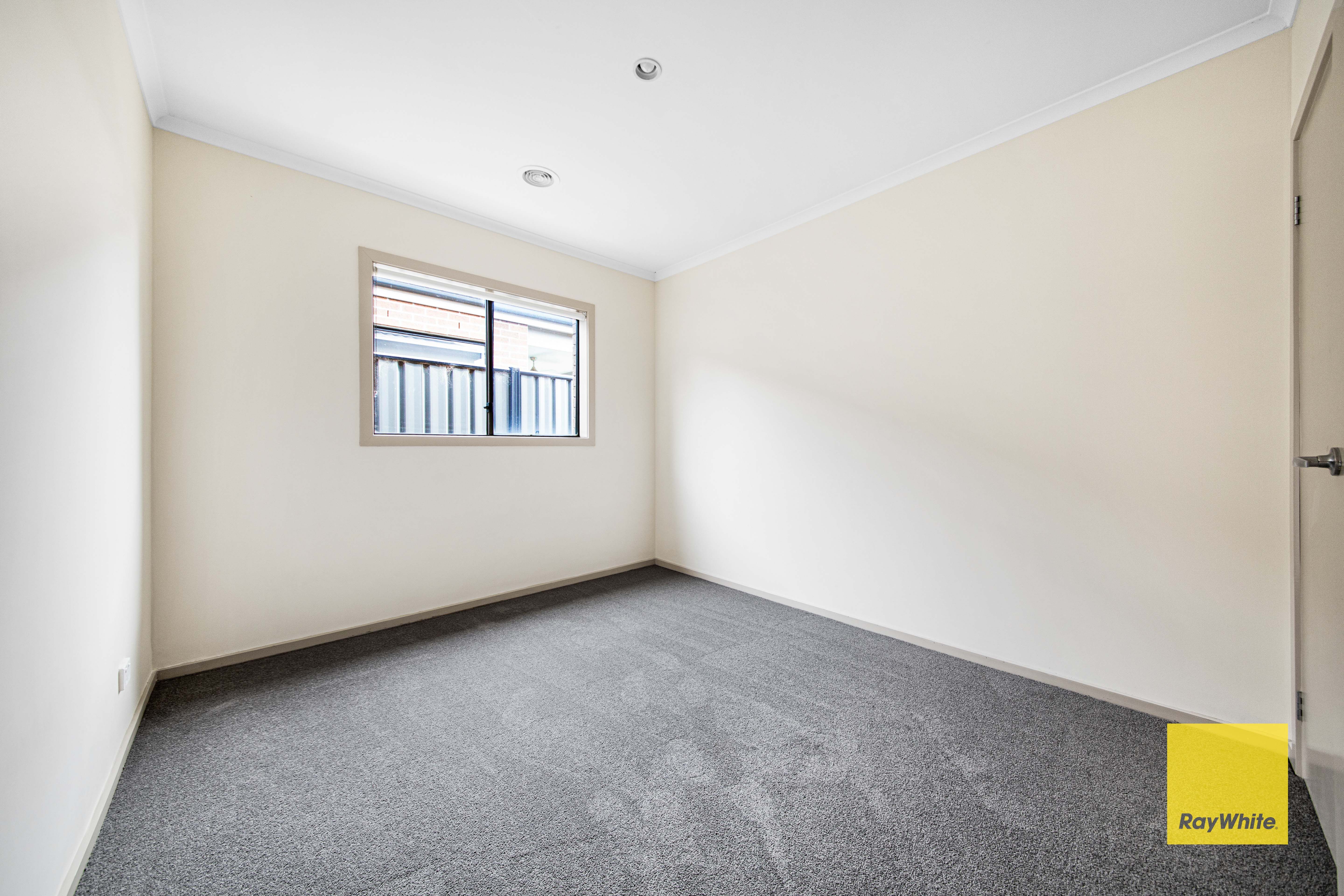 59 Cottesloe Boulevard — photo 10 of 13