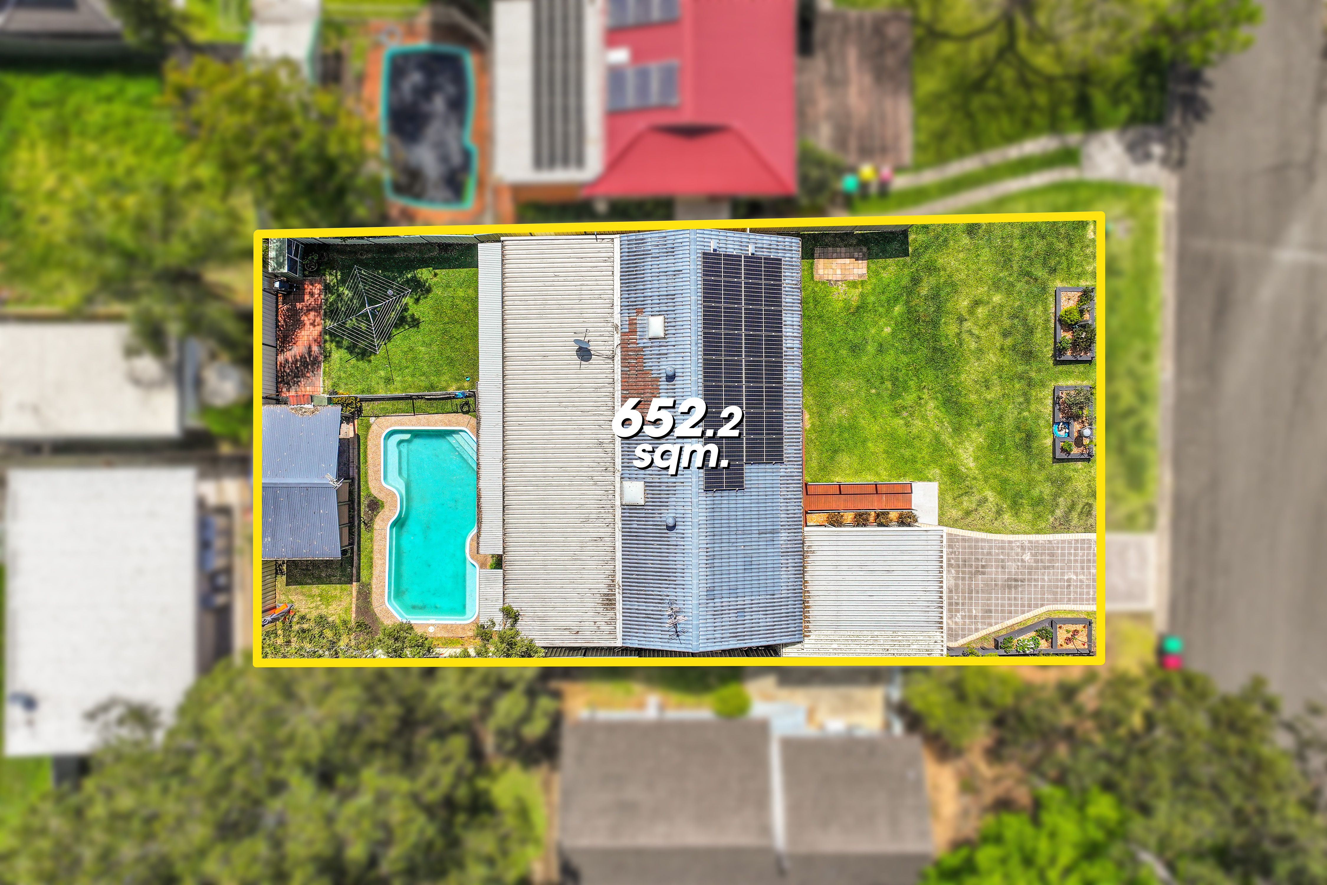 36 Hume Crescent — photo 21 of 23