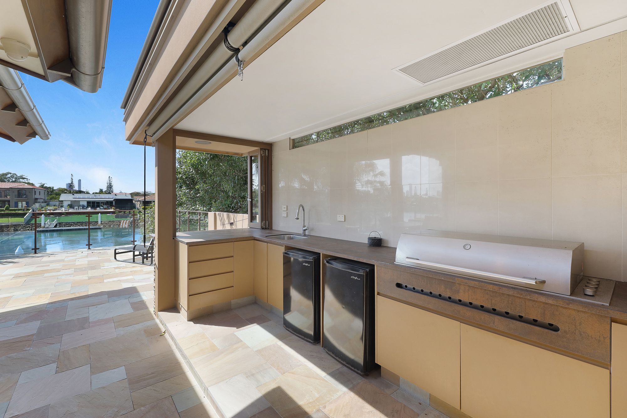 130 Edinburgh Road — photo 15 of 29