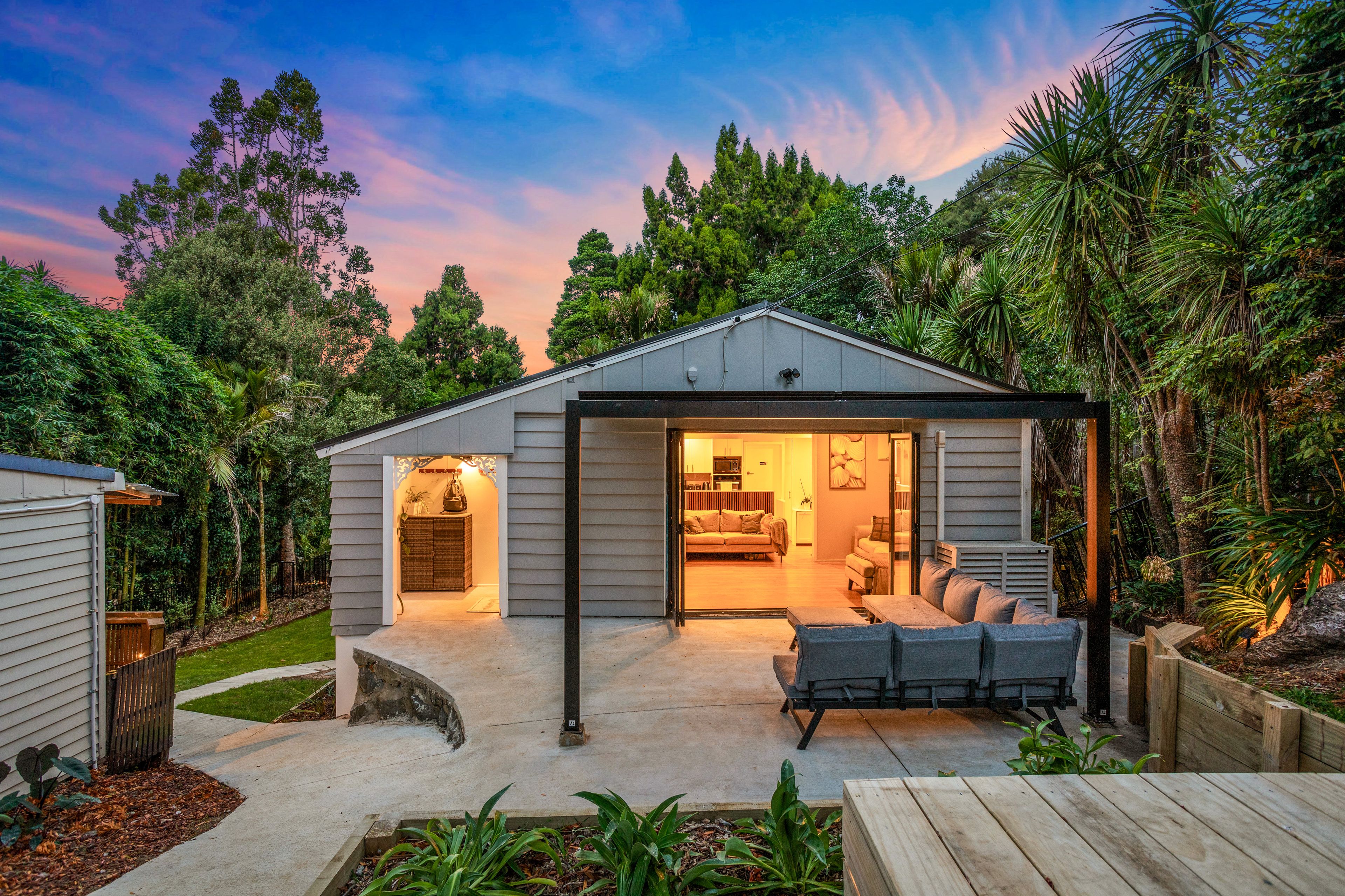 22 Hollywood Avenue, Titirangi, Waitakere City