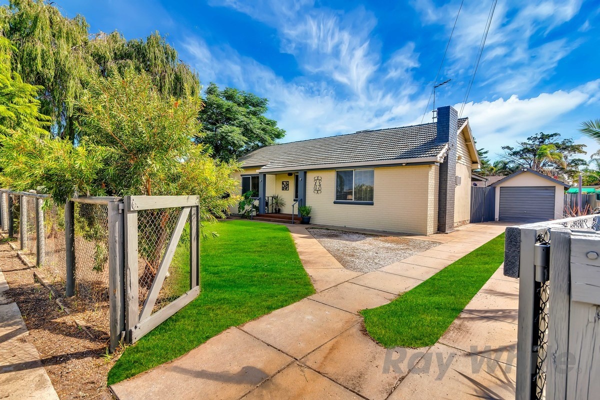 17 Nyora Crescent, Taperoo, SA 5017