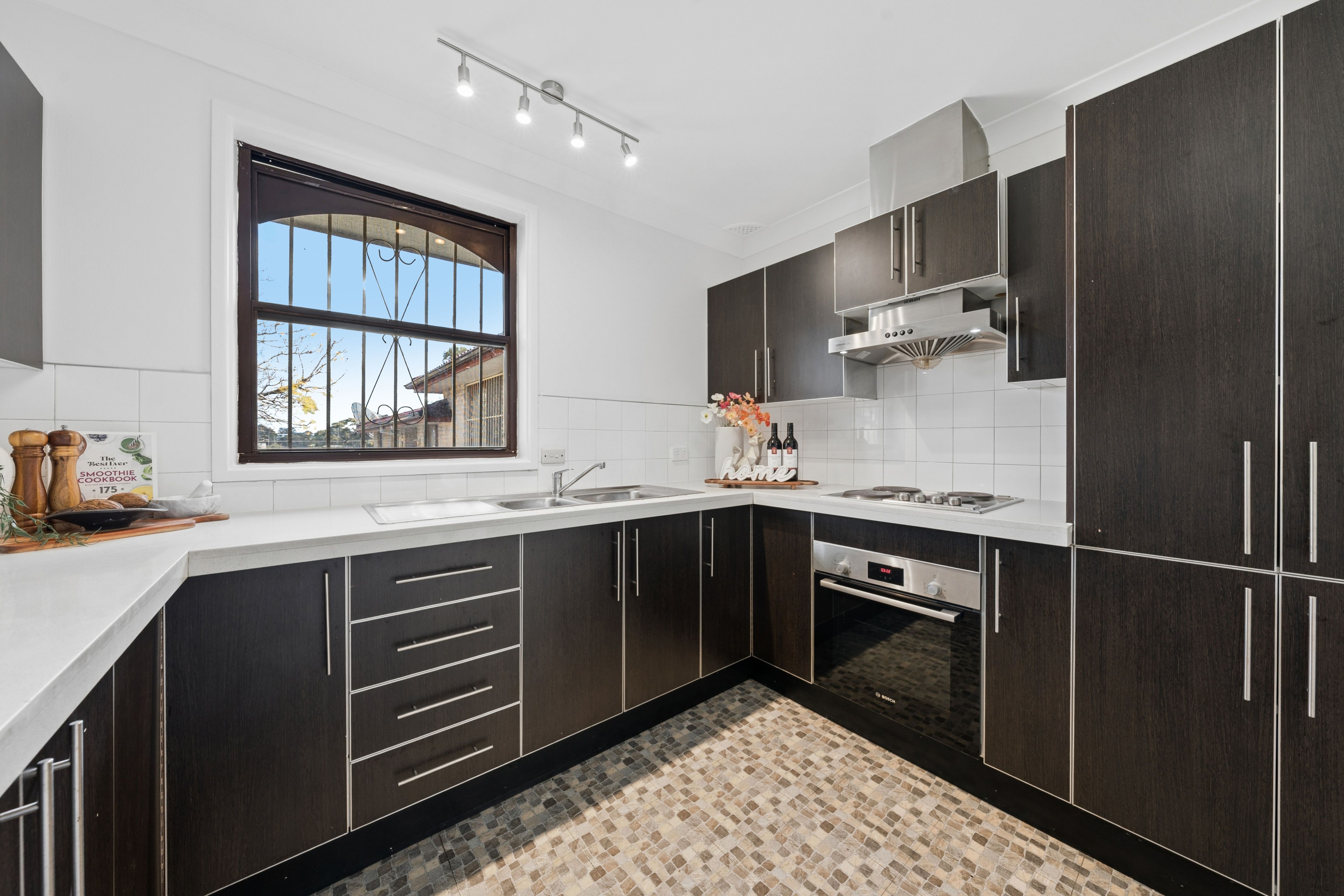 4/42 Millett Street — photo 5 of 17