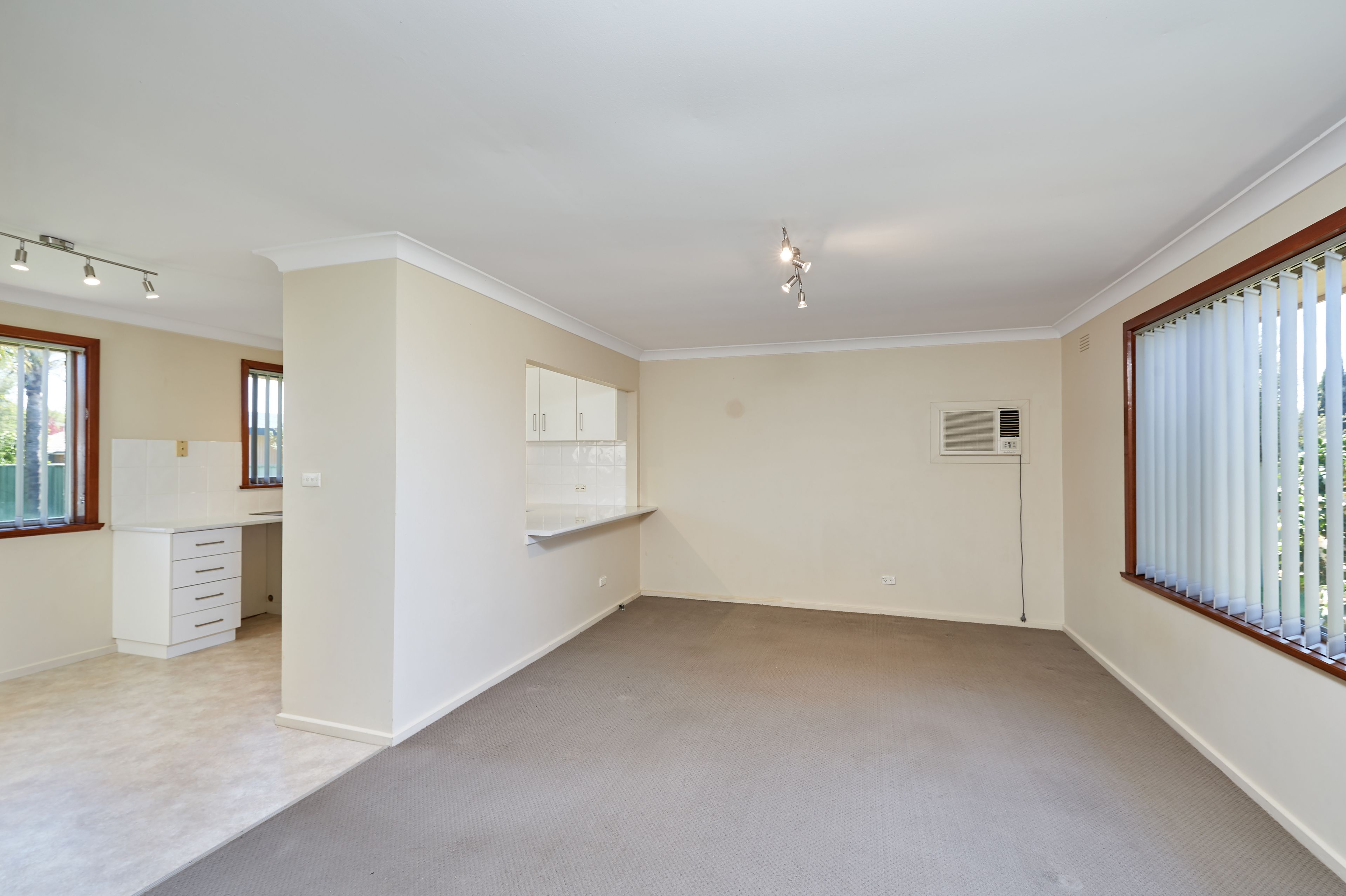 2 Huron Crescent, Lake Albert, NSW 2650