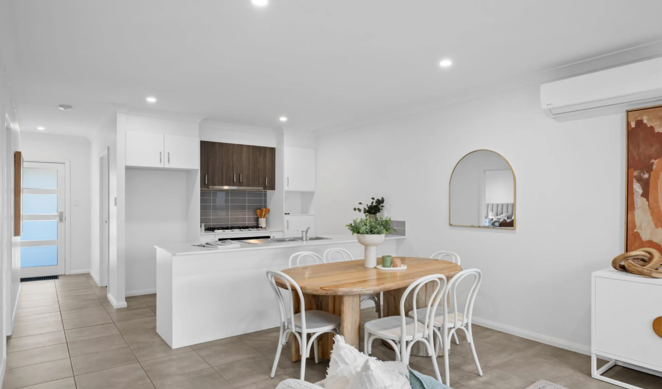 8 Torrens Parkway — photo 9 of 14