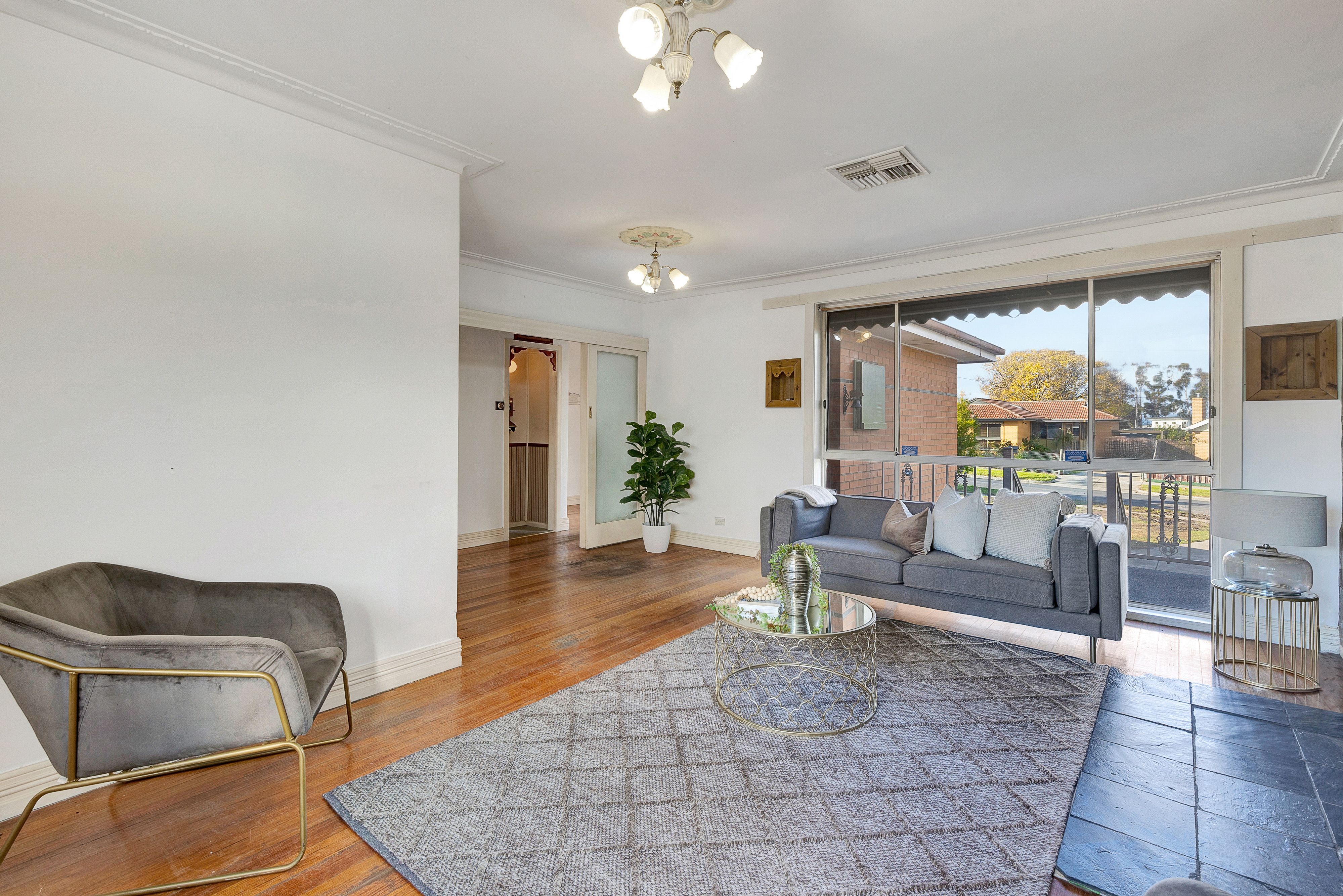 11 Plumpton Avenue — photo 5 of 17