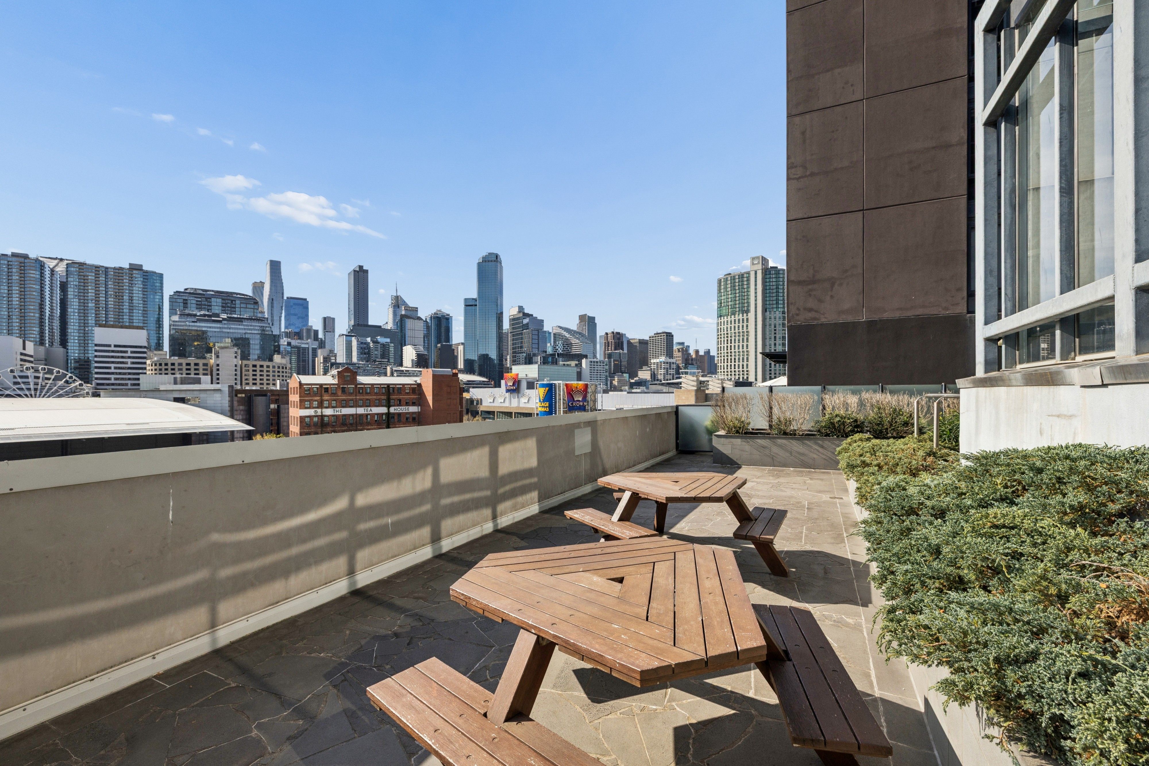 1607/63 Whiteman Street — photo 10 of 13