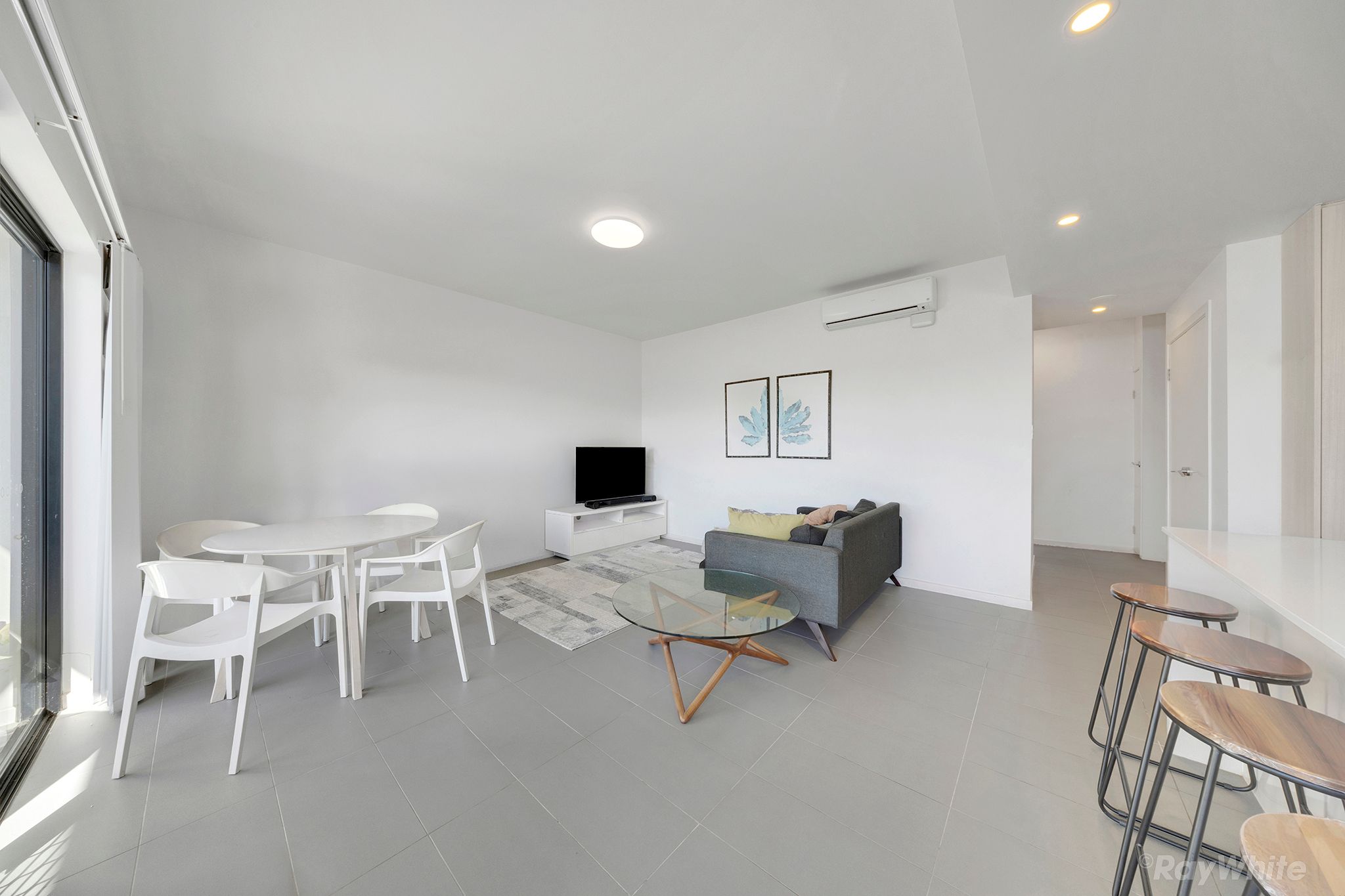 2/1 Bayne Street — photo 3 of 10