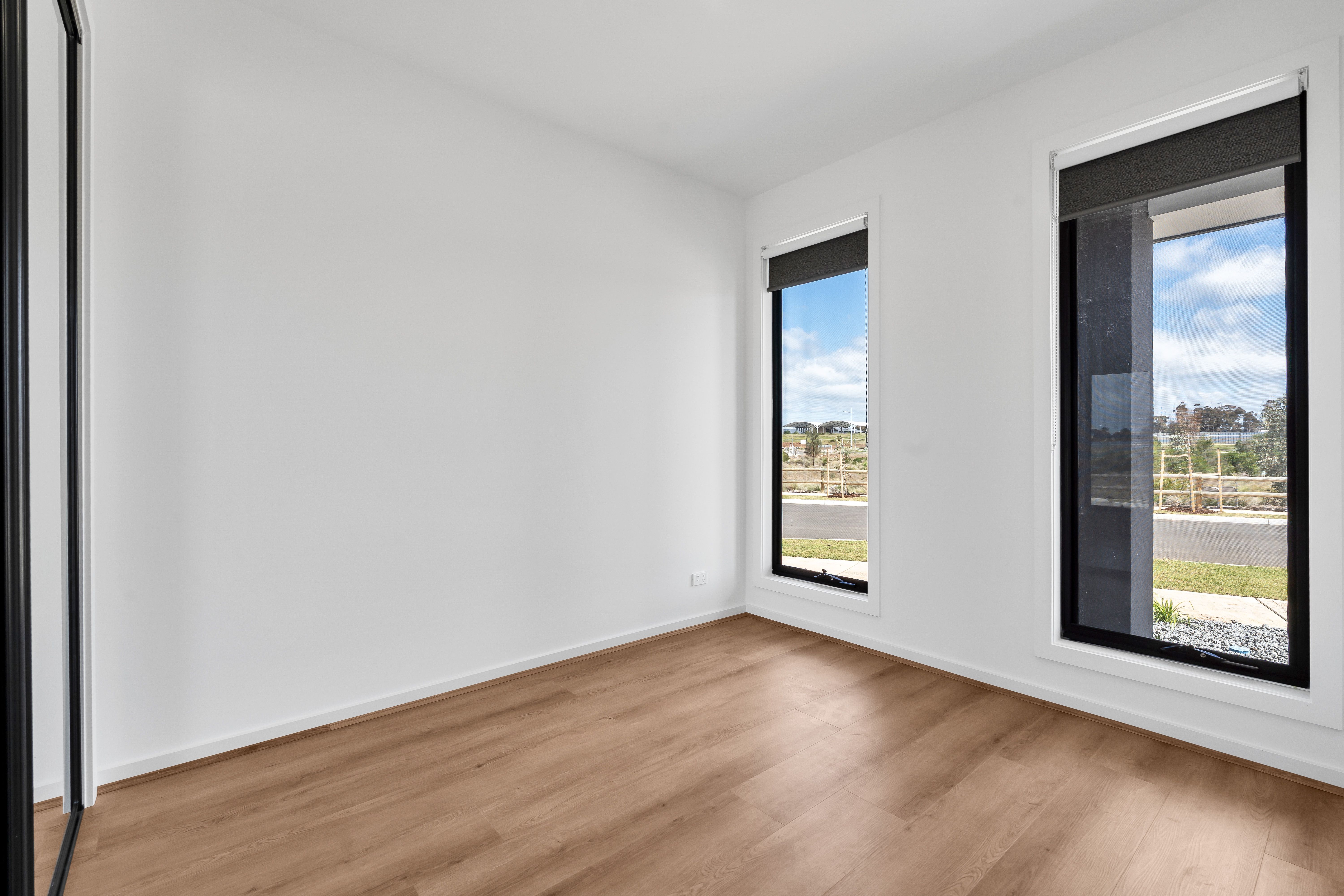 50 Woonan Drive — photo 4 of 9