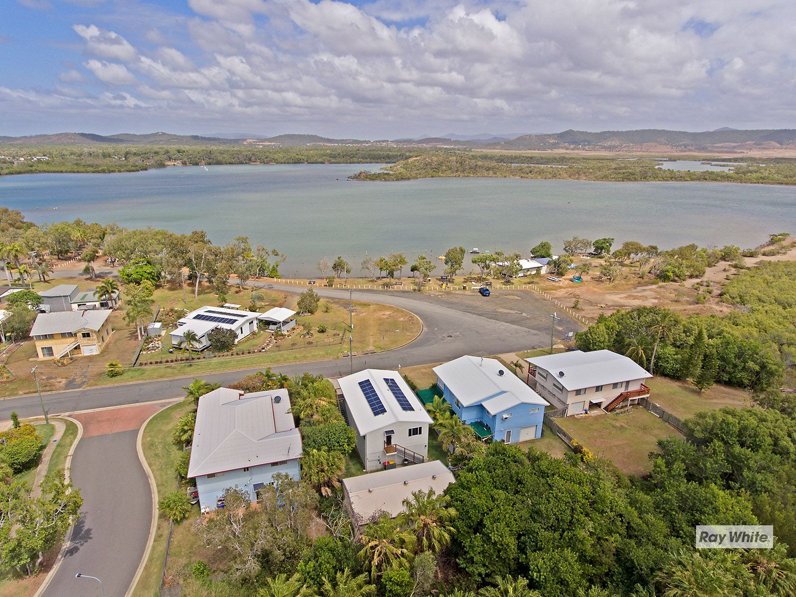 33 PINNACLE Street, Causeway Lake, QLD 4703