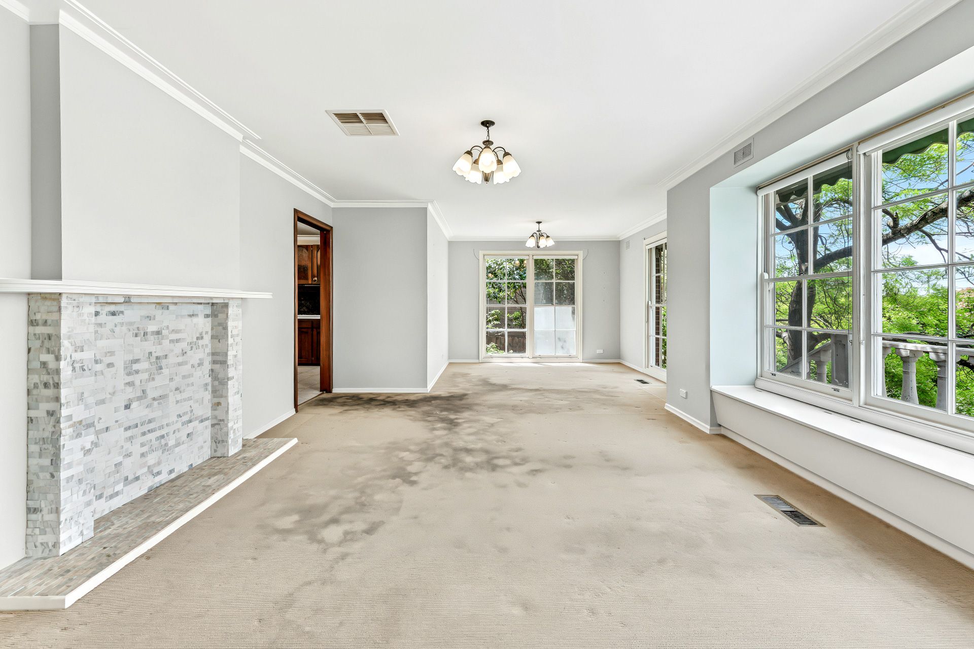 11 Wellesley Road — photo 4 of 13