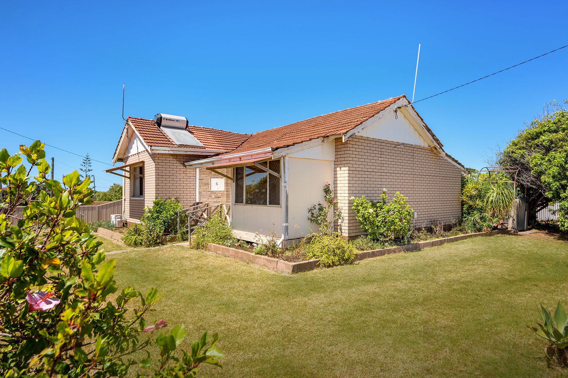 6 Whitfield Street, Beachlands, WA 6530