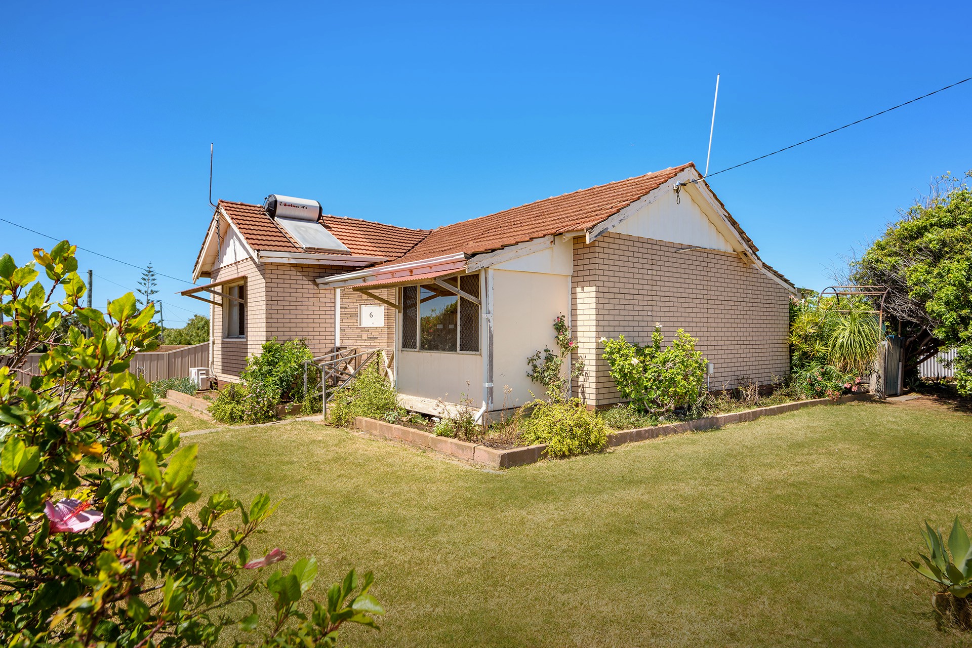 6 Whitfield Street, Beachlands, WA 6530