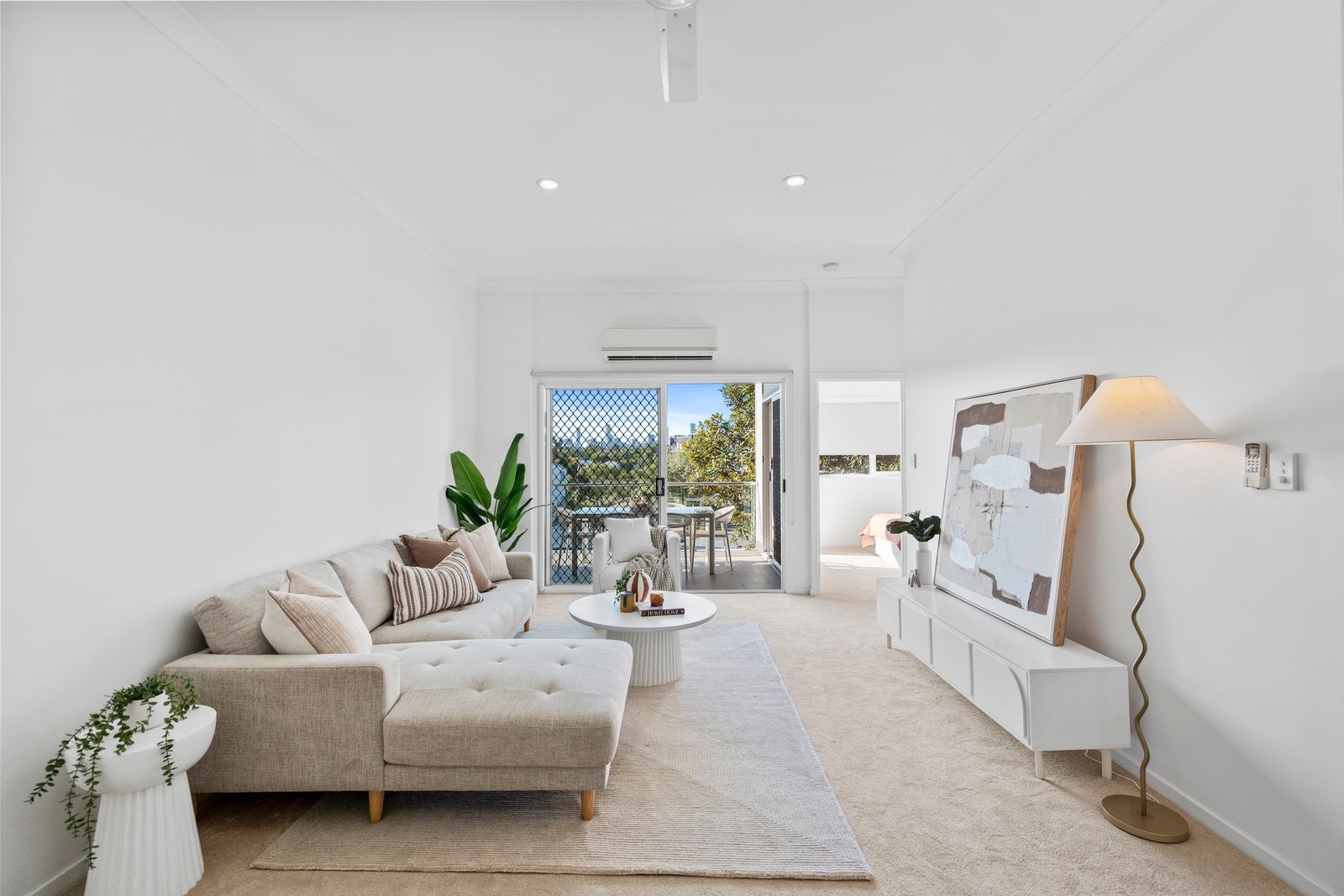11/6 Ovendean Street — photo from Ray White Annerley