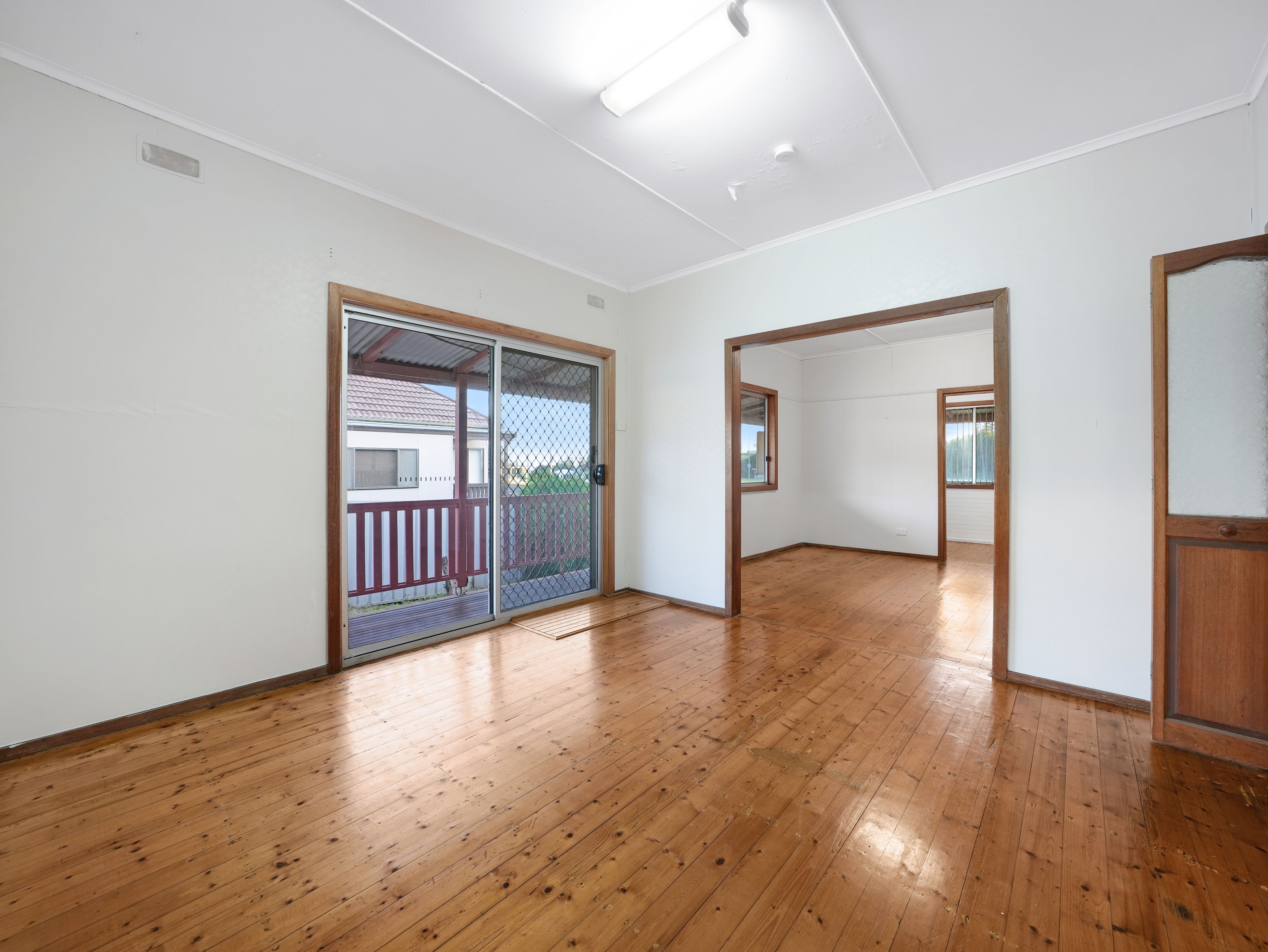 158 Military Road — photo 4 of 7