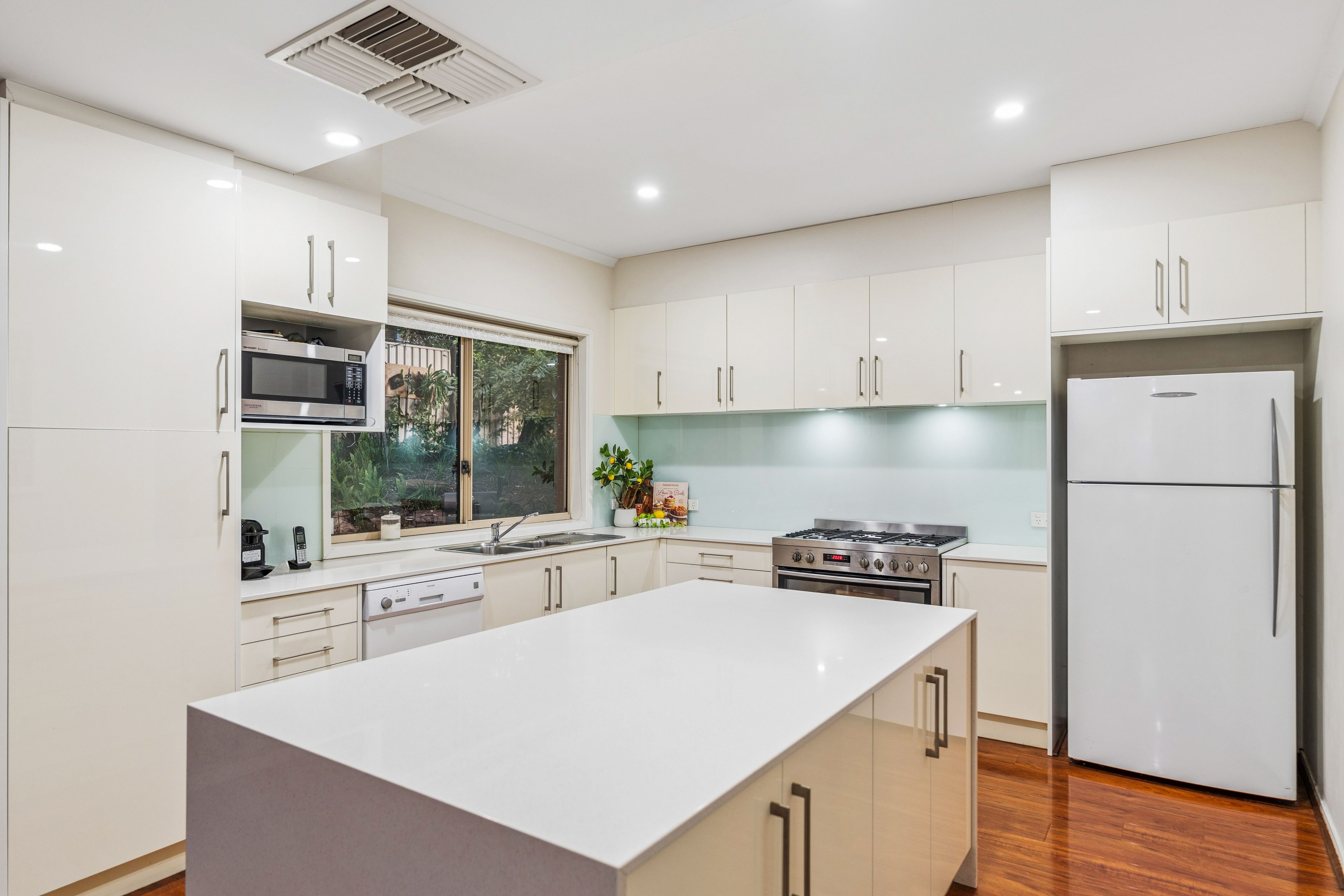 6 Allawah Avenue — photo 5 of 30