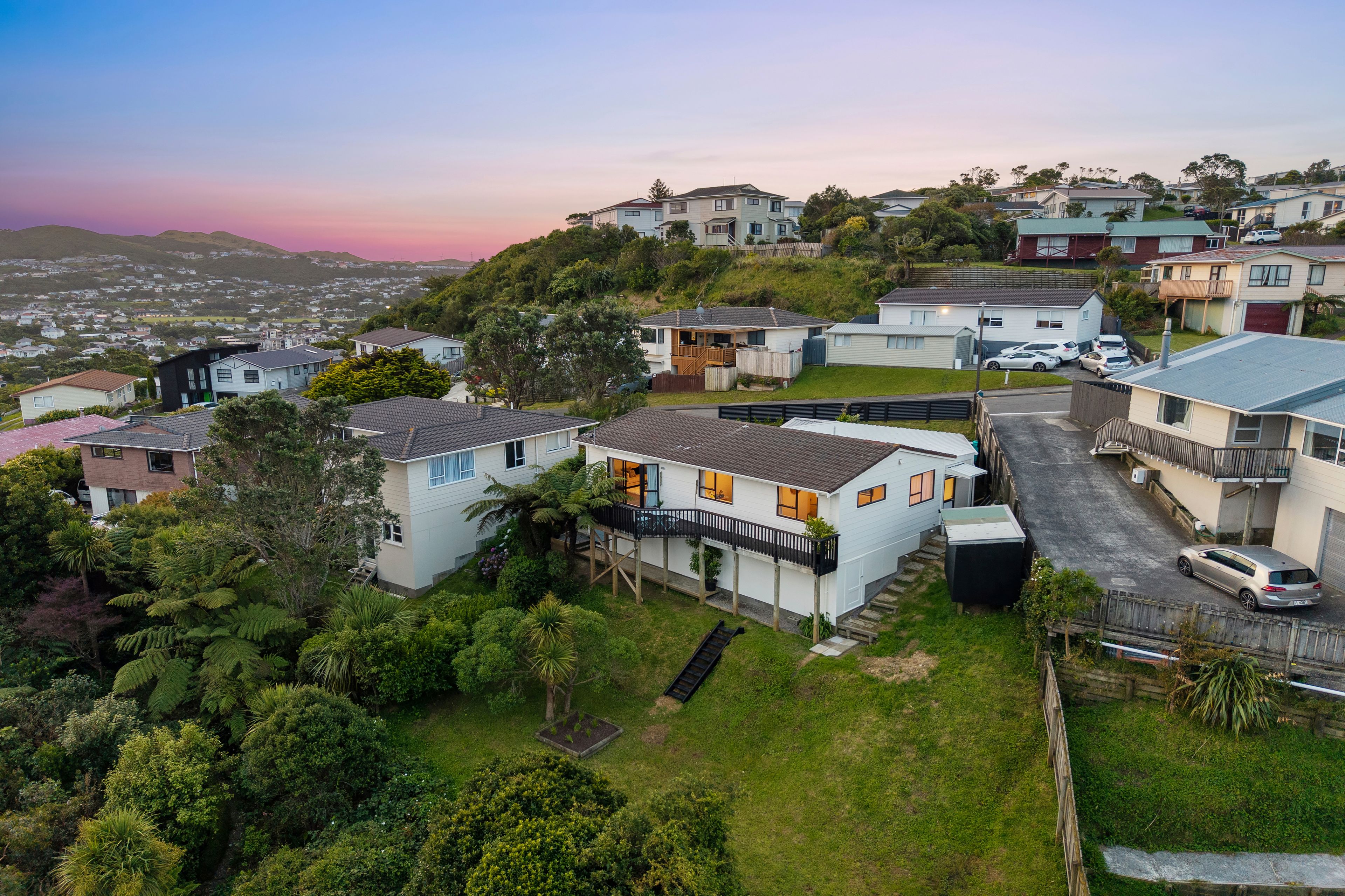 3 Evesham Place, Newlands, Wellington City