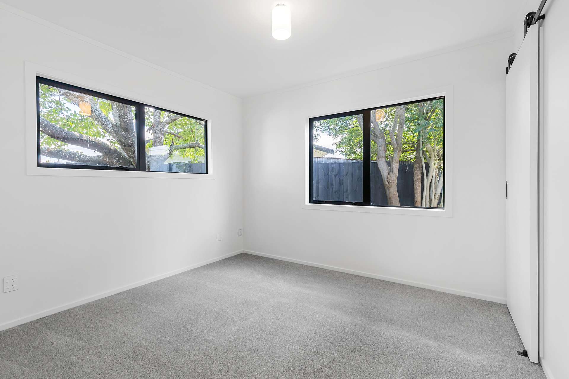 1/4 Elizabeth Street photo 19