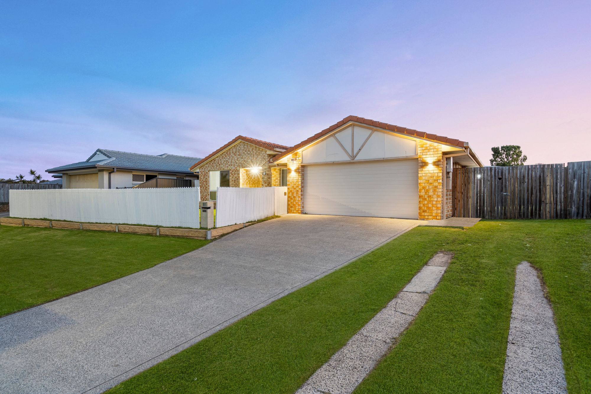 11 Laura Anne Drive, Windaroo, QLD 4207