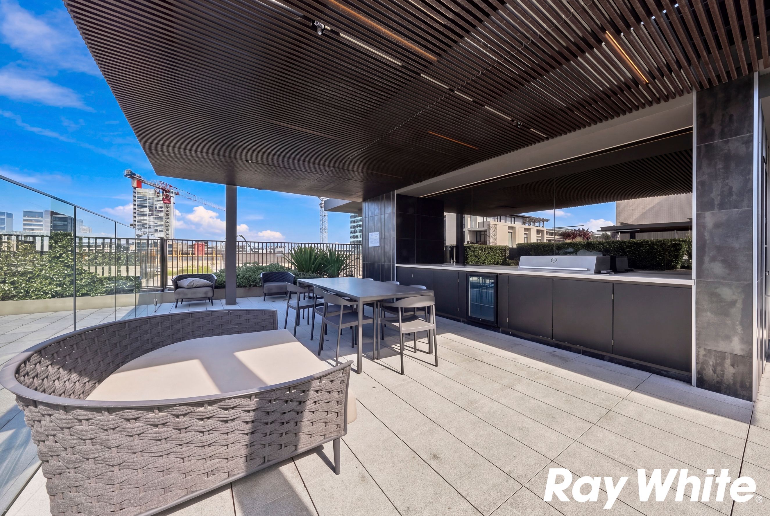 2202/17 Lachlan Street — photo 16 of 23