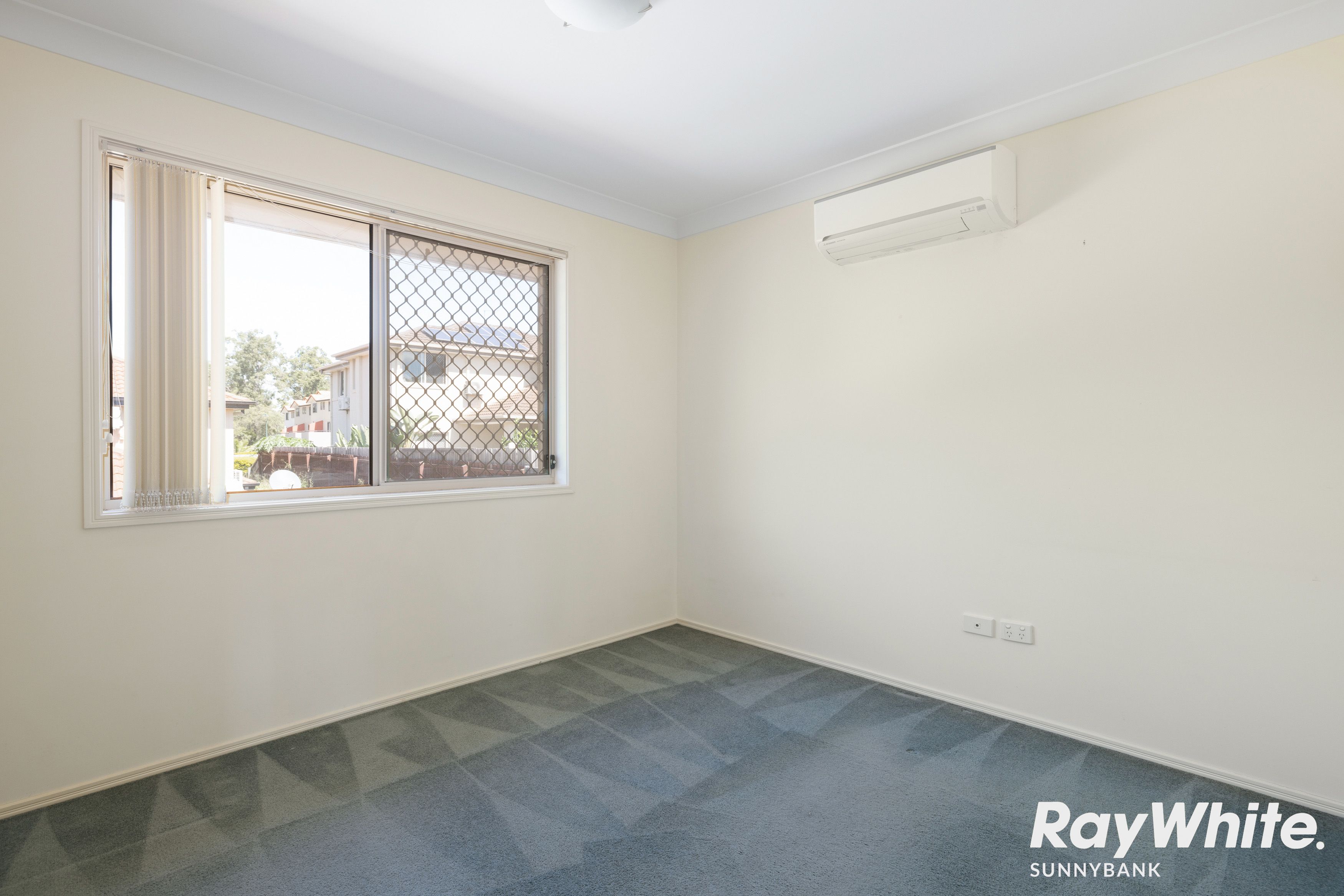 23 Yvonne Road — photo 5 of 10