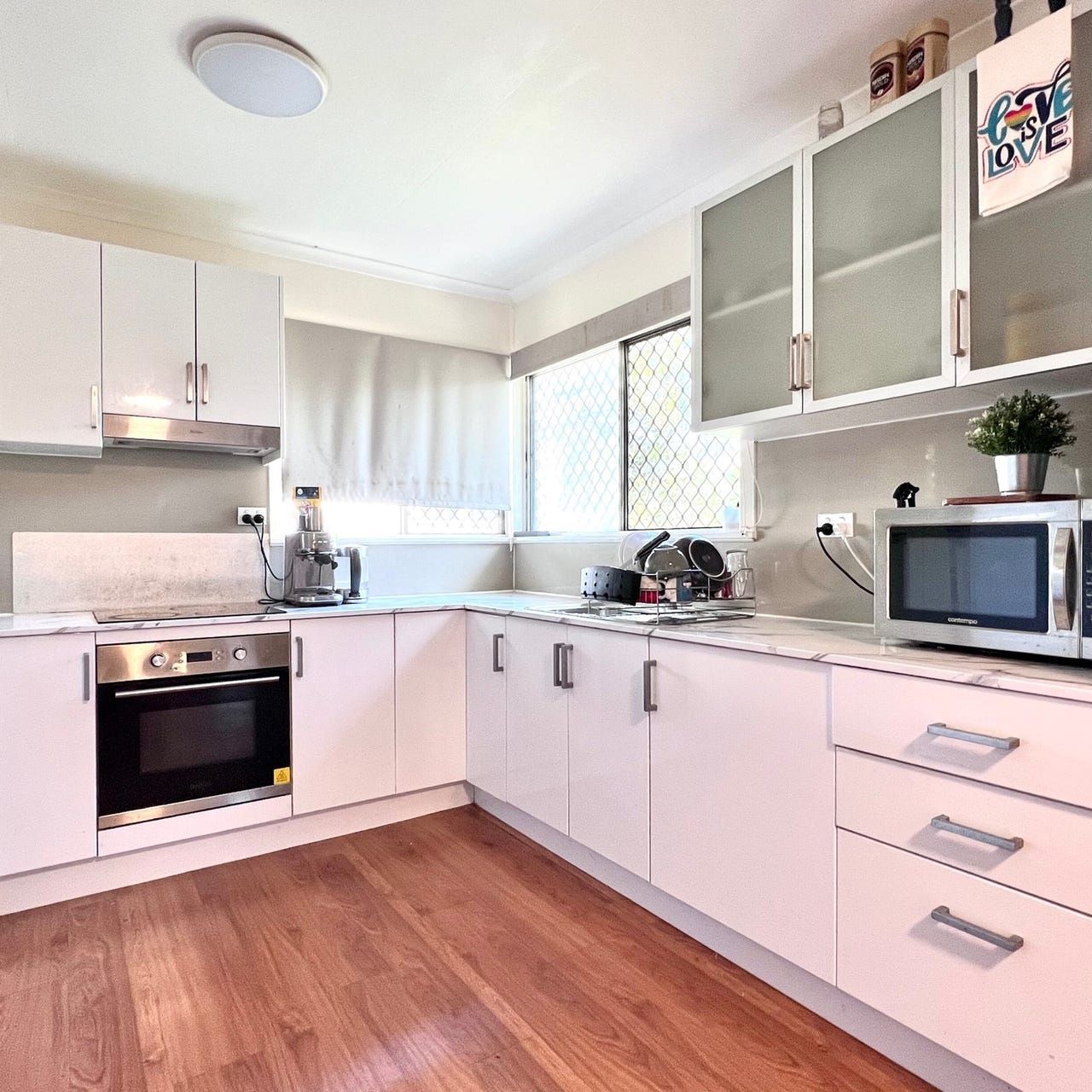 137 Mount Gravatt Capalaba Road — photo 5 of 11