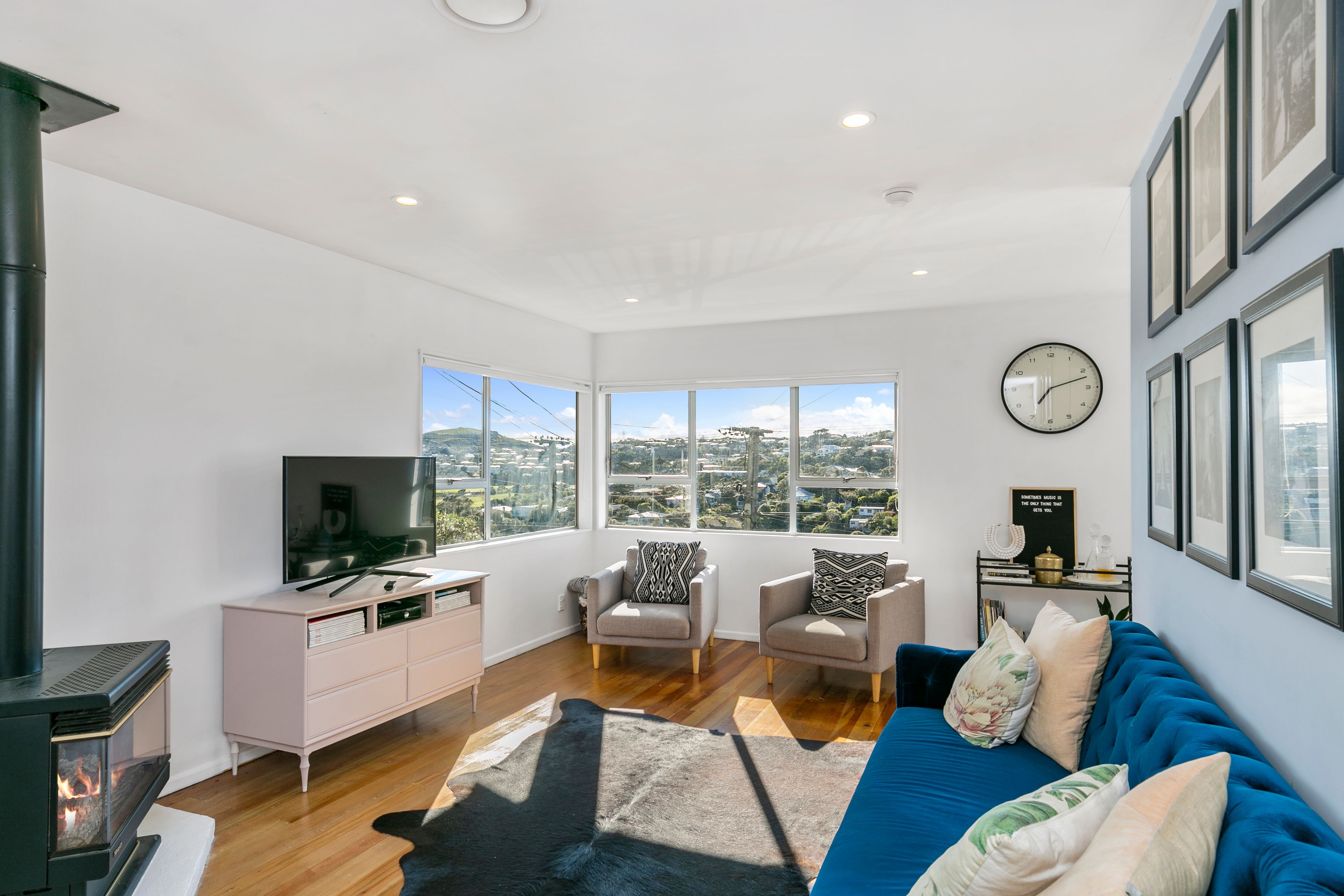 8 Innes Way, Newlands, Wellington City