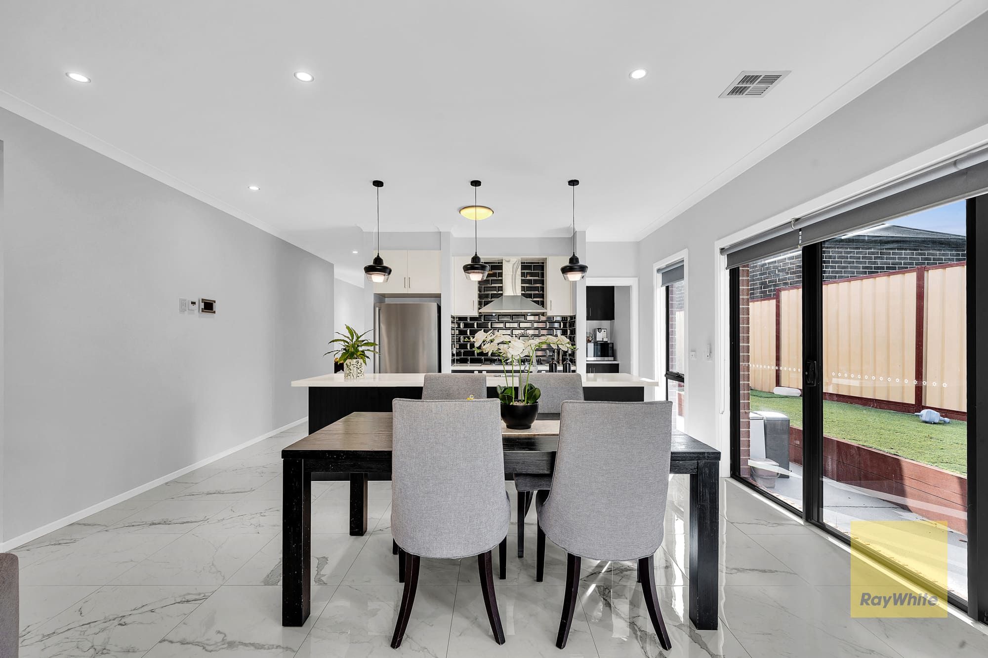 3 Wendy Way — photo 10 of 23